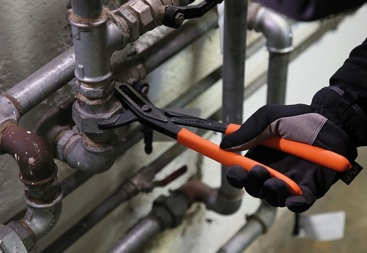 Beta 1048N 6 Inch Slip Joint, Groove Joint Pliers, Chrome Vanadium Steel, Slip-proof PVC Handles, Jaw Capacity 31-36 mm