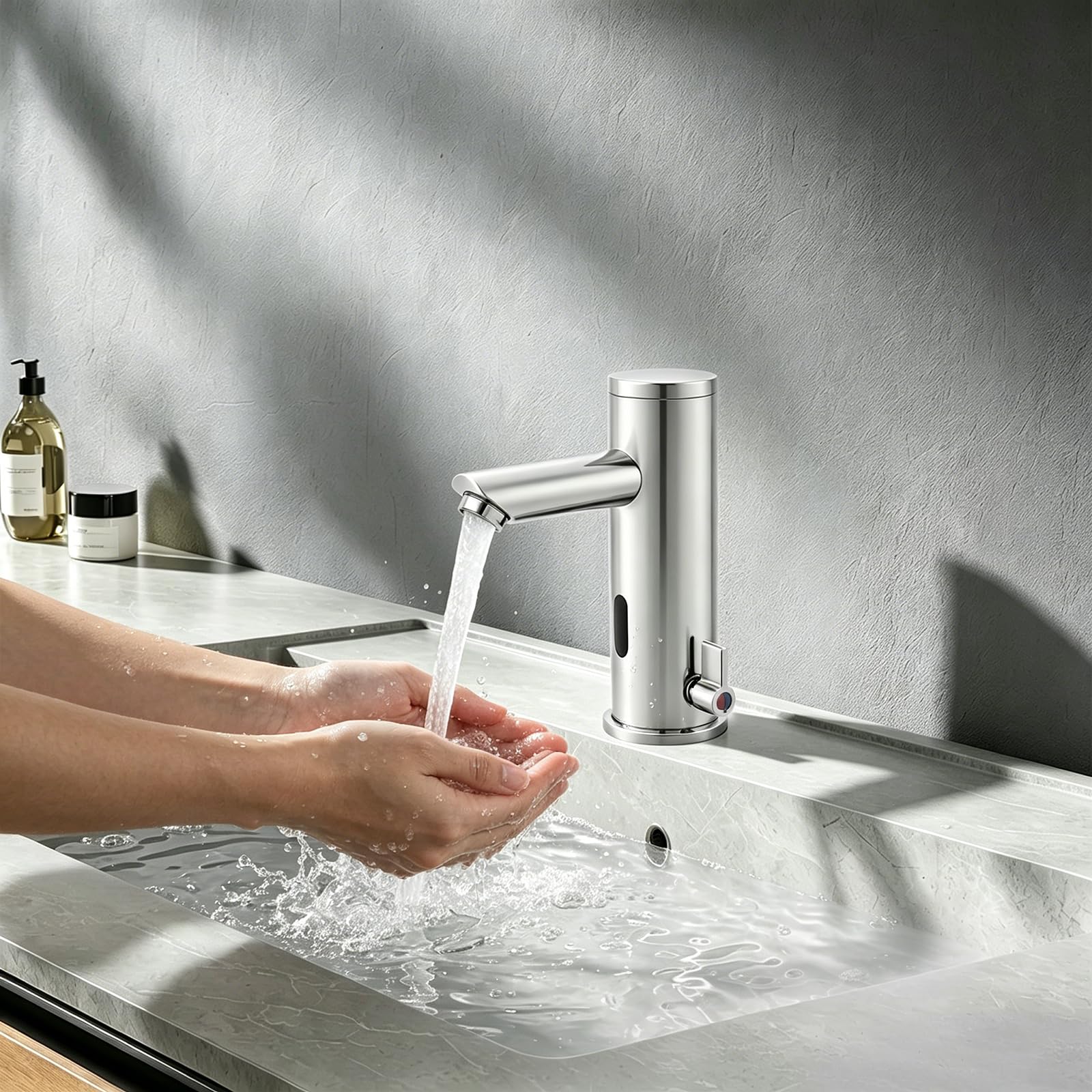 Rubinetto con sensore, senza contatto, con acqua calda e fredda, per