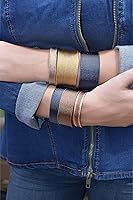 Vista 4 de Brazalete de cable Essentials de 16 filas, pulseras de acero inoxidable para mujer, brazaletes para mujer, pulseras para mujer