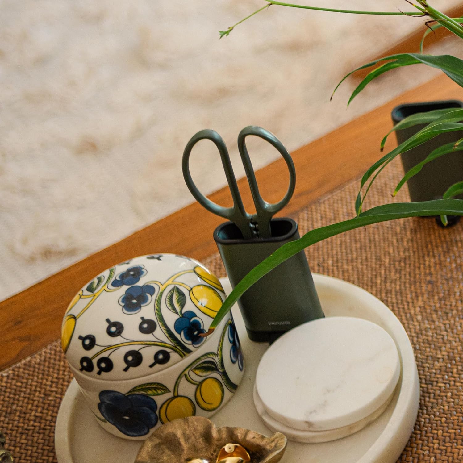 Fiskars Shaper Plant Shears, Plant Snip & Holder, Precision Indoor Gardening Shears, 6" - Image 10