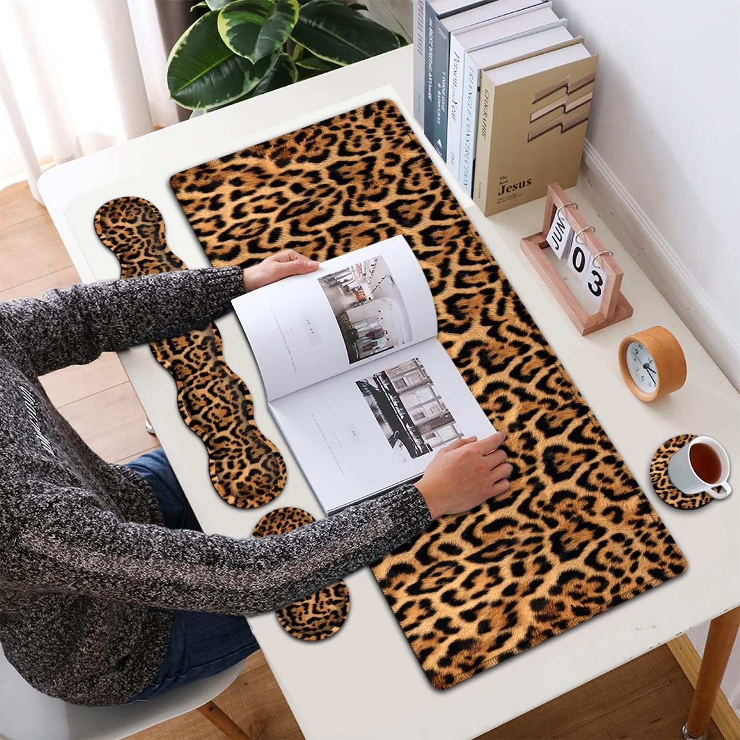 Extended Gaming Mouse Pad 31.5x11.8 Big Desk Mat, Ergonomic Memory Foam Keyboard Wrist Rest Support, for Home Laptop Working Office Desk Pad with Non-Slip Base,Brown Leopard Print Large Mouse Pad
