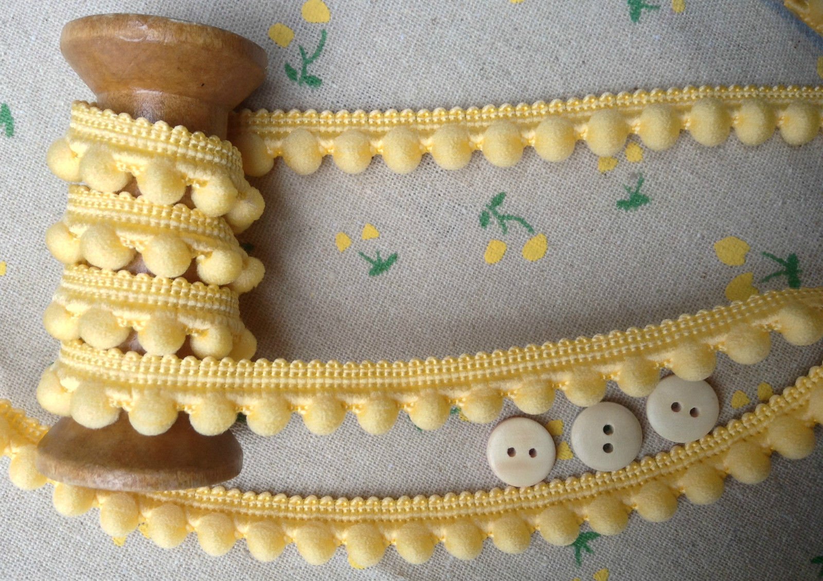 Pearl POM POM Bobble Trim - Best Quality Pompoms *Size Mini 10mm (0.4") *1m - 26 Colours (per Meter) (Honey)