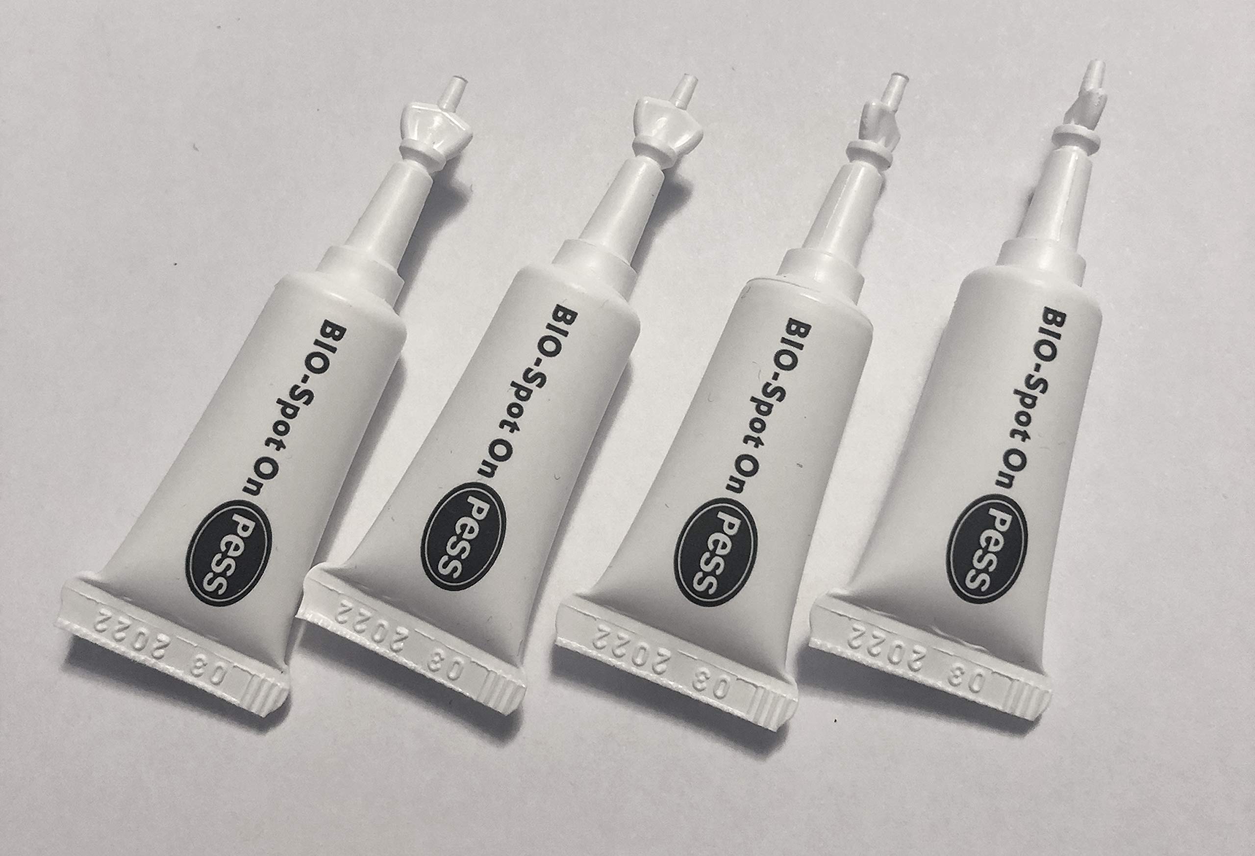 BIO-Spot On 4 pipetas I Remedio natural contra garrapatas y pulgas I Protección contra garrapatas para perros y gatos de base biológica para perros y gatos pequeños