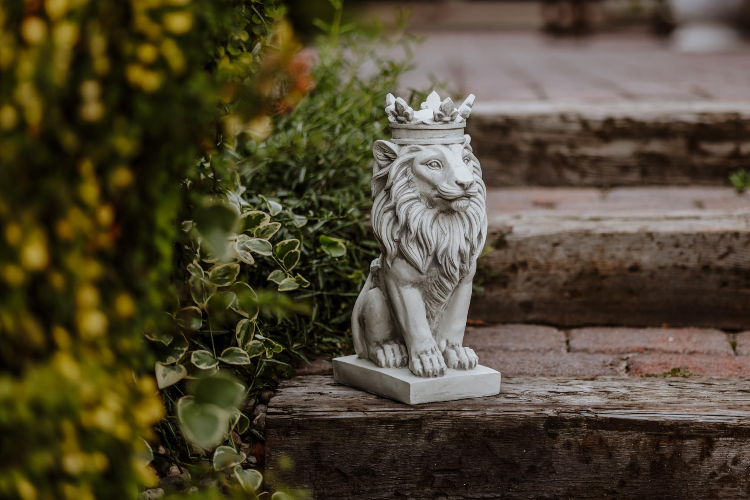 gartendekoparadies.de Figurine décorative de lion avec couronne, en pierre, 36 cm de hauteur, 9 kg, résistante au gel (gris)