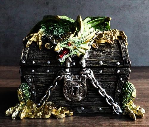 Miniatura 7 de Ebros Gift Joyero decorativo de dragón del tesoro de oro verde que se posa en el cofre de pirata encadenado, 6 pulgadas de largo, medieval,