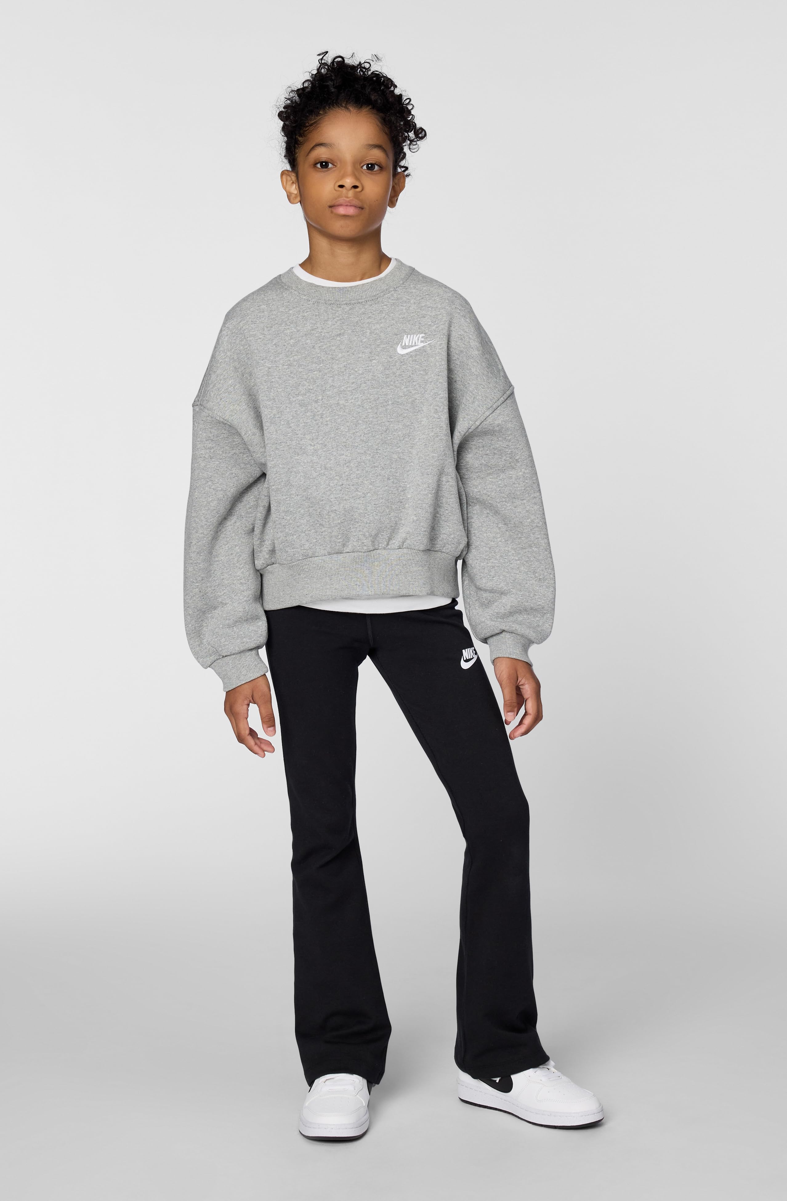 Interactive styled image with shoppable products