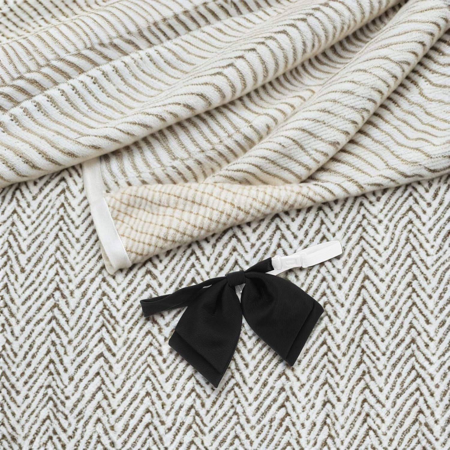 Adjustable Pre-tied Black Bowknot Necktie for Women School Uniform Plain Bow Tie Accessories