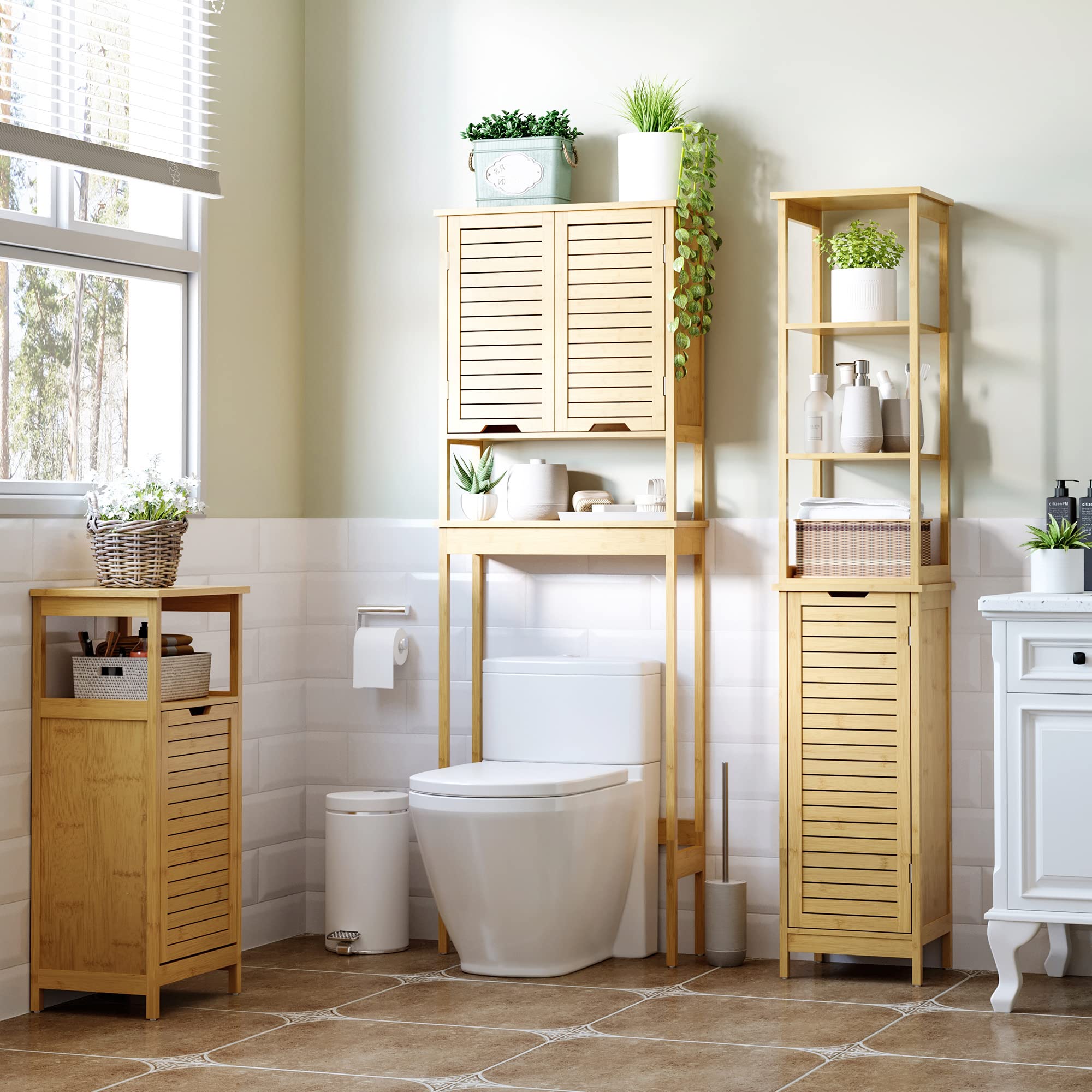 kleankin Estantería de Baño de Bambú Armario Alto para Baño con 3 Estantes y 1 Puerta Mueble Columna de Almacenaje para Salón 34x30x173 cm Natural