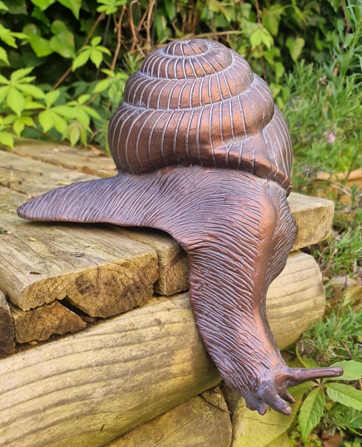 Giant Garden Snail Ornament - Bronze Effect Outdoor Sculpture for Patio, Lawn, Flower Beds, Timber Sleepers, Gravel Borders & Shelves - Decorative Snail Statue Gift for Garden Lovers