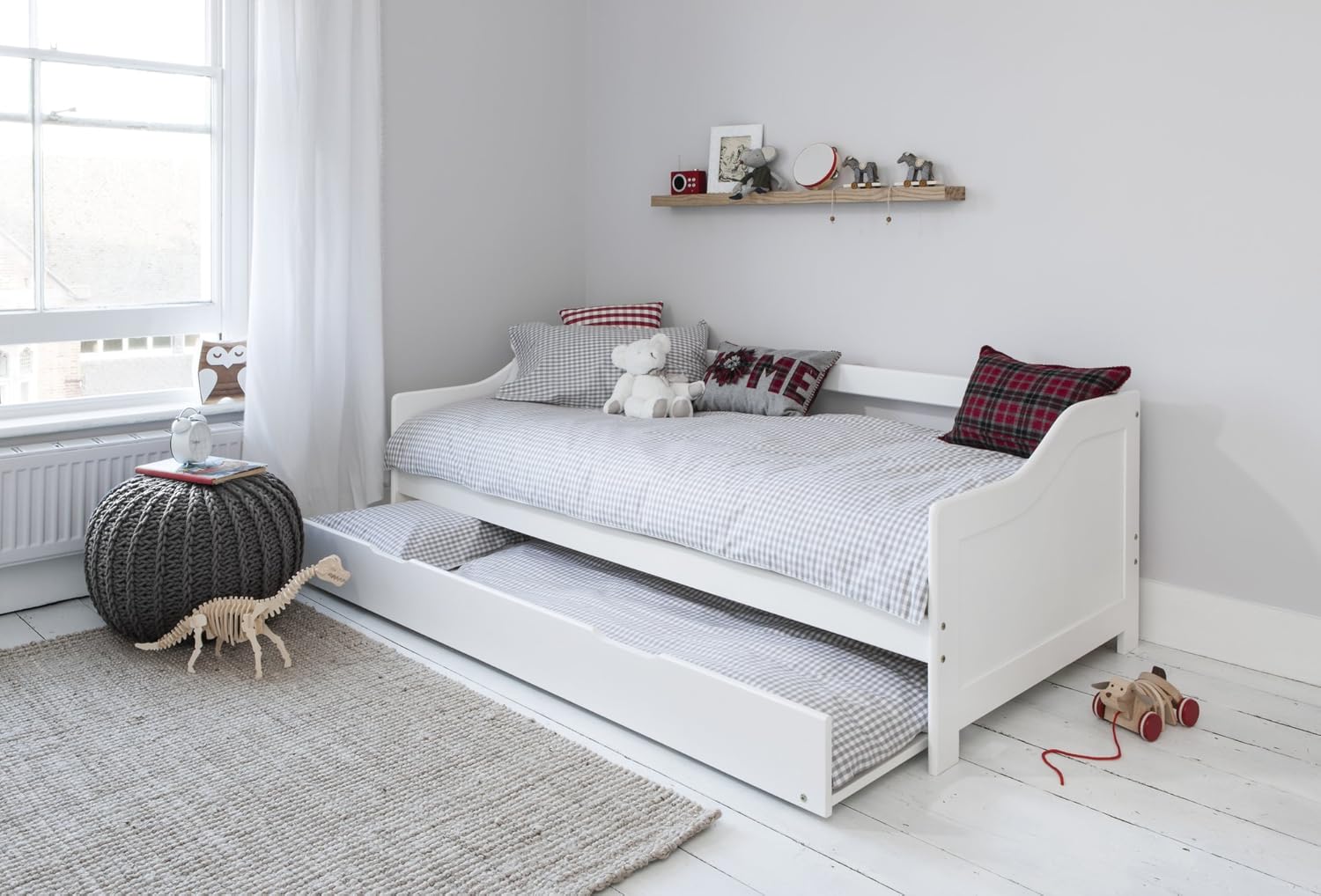 Noa and Nani Hove Single Day Bed with Pullout Trundle (White