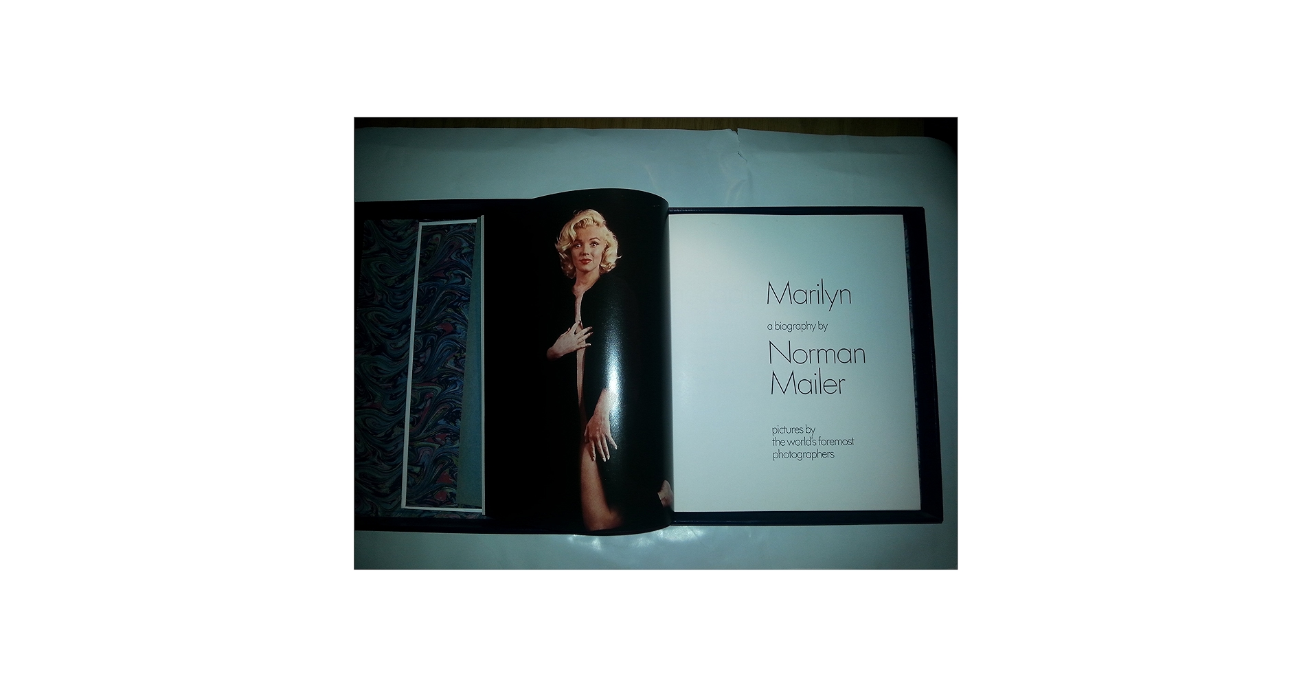 洋書 Marilyn The Classic by Norman Mailer 810YOEvwWlL._UF1000,1000_QL80_.jpg