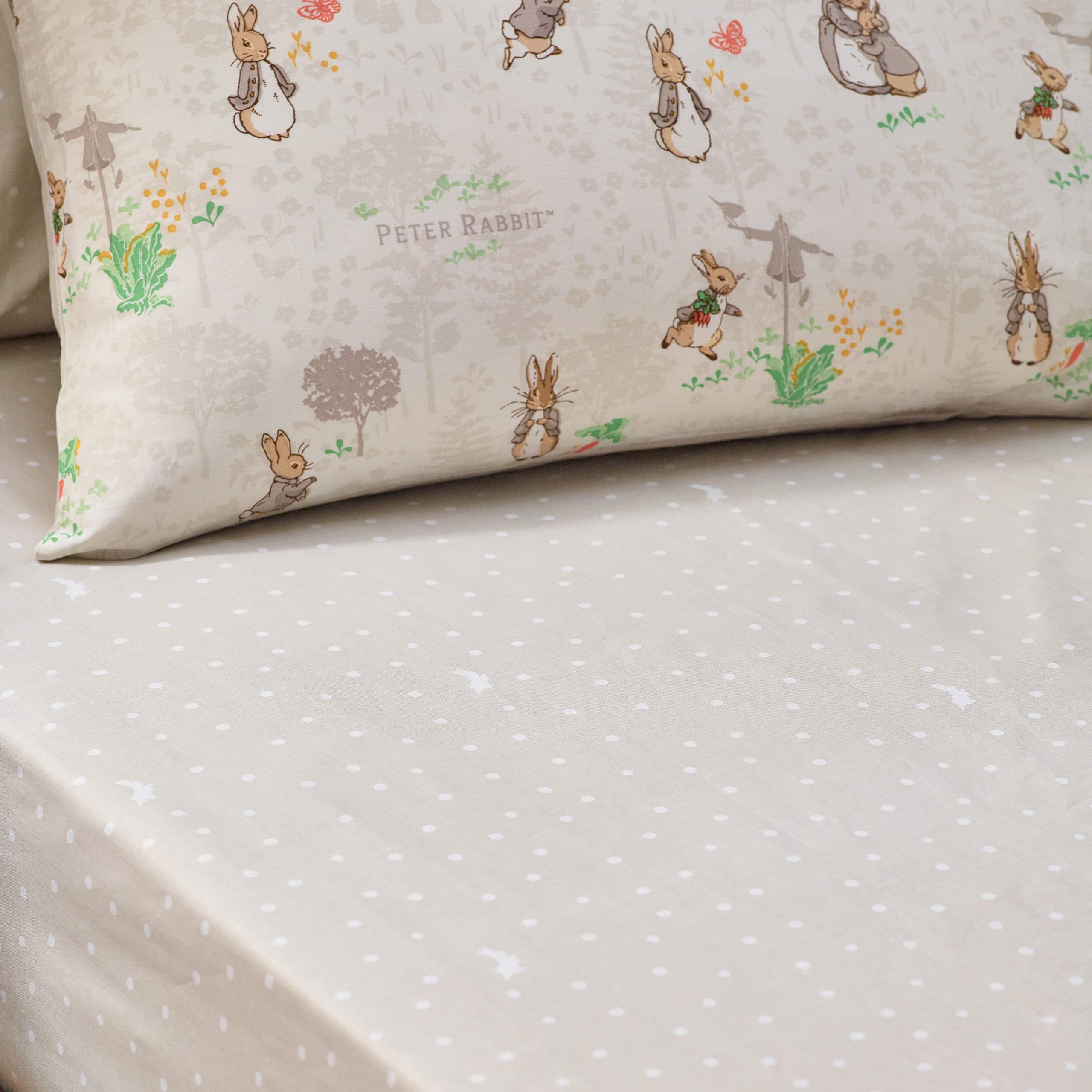Peter Rabbit™ Classic Printed Cotton Fitted Bed Sheet