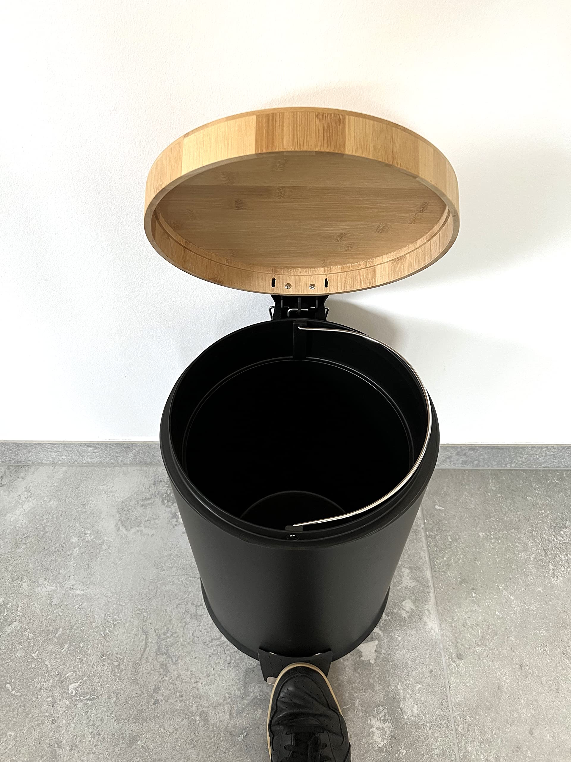 bambus outdoor tisch Traditioneller Vintage runder quadratischer Massivholz-Bambus-Außentis –  BulbSquare