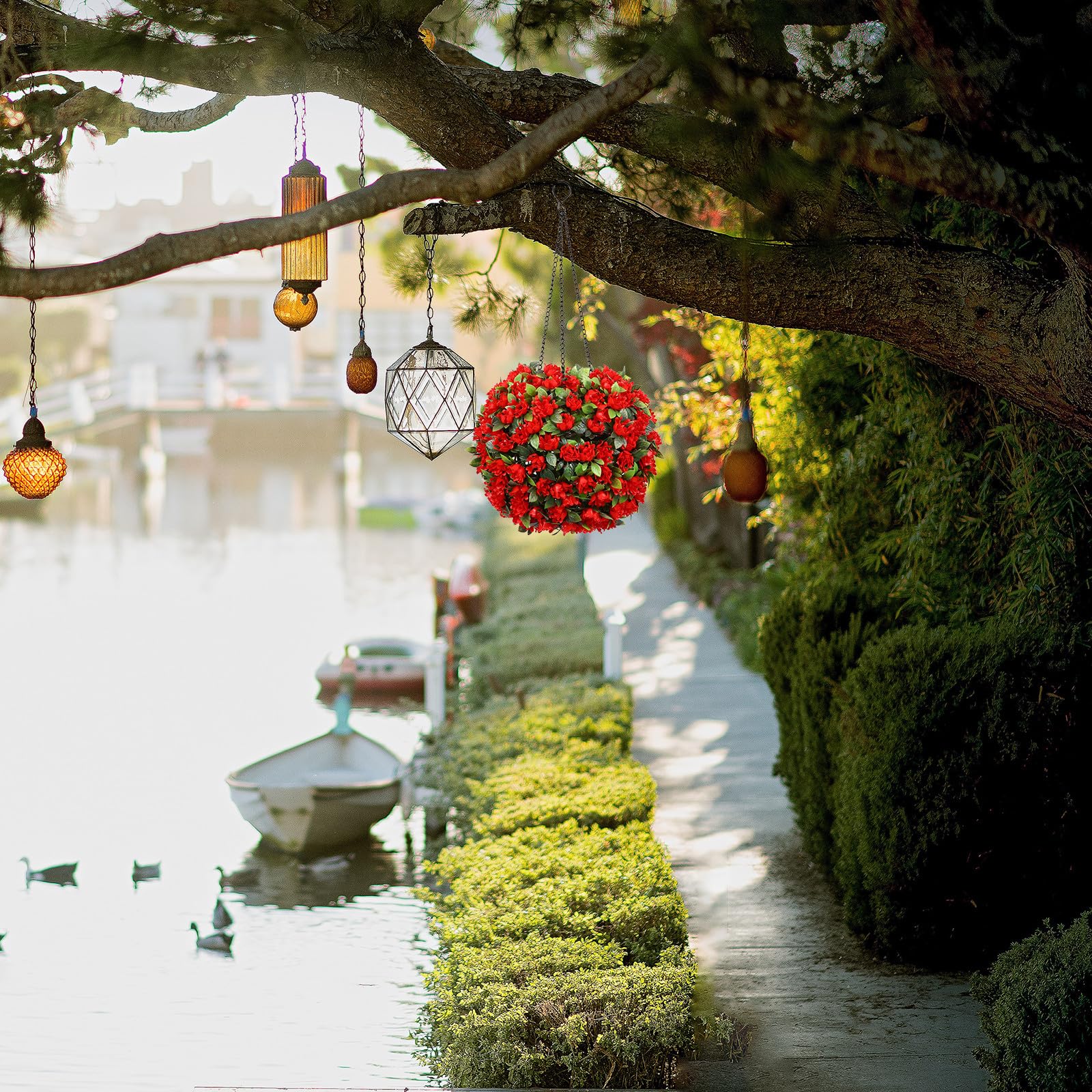MAGICLULU Lámpara Decorativa Solar para Jardín Luz LED Roja, Diseño en Forma de Flor, Ahorro de Energía y Fabricada en Plástico para Exteriores y Fiestas