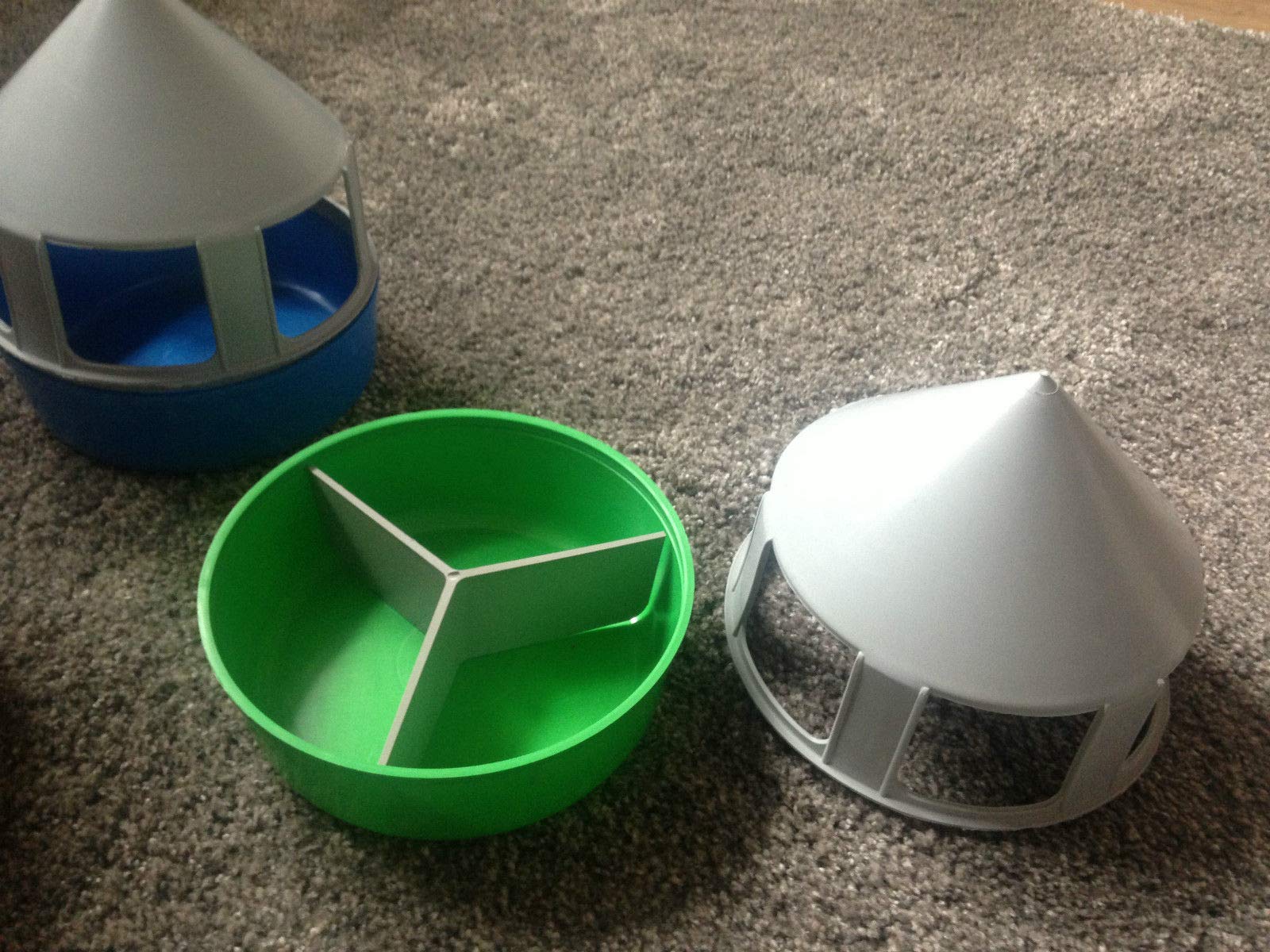 AGROHIT Porta Grit e Sali per Colombi 20,5x22,7 cm in Plastica, Per l'alimentazione degli uccelli, in particolare per i piccioni, Feeder, Bottiglia per mangime per uccelli