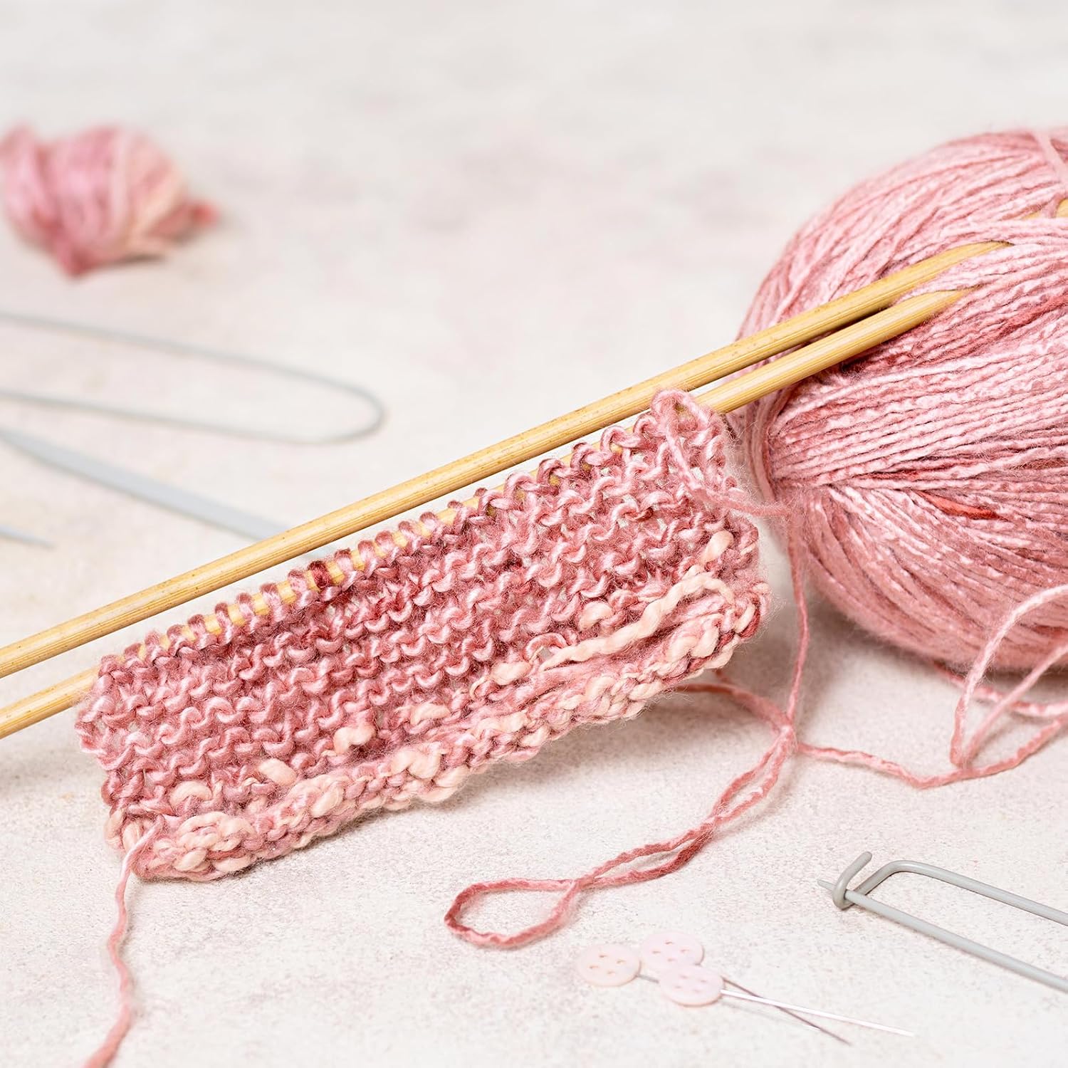 20 Pcs Crochet Pins for Amigurumi Single Pointed 2mm Bamboo Knitting Needles Short Smooth Knitting Needles for Beginners 2.75"/4.72" Mini Knit Pins for DIY Craft Crochet Supplies