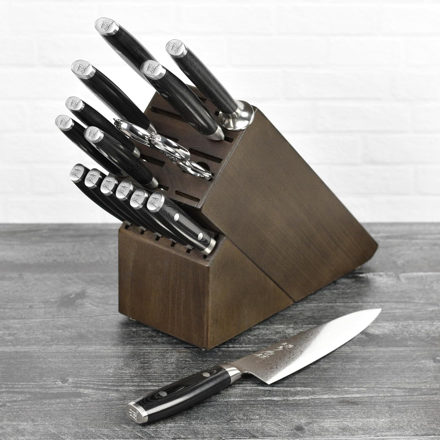 Yaxell Ran Plus 16 Piece Knife Set - Made in Japan - 69 Layers VG10 Damascus, Dark Ash Block