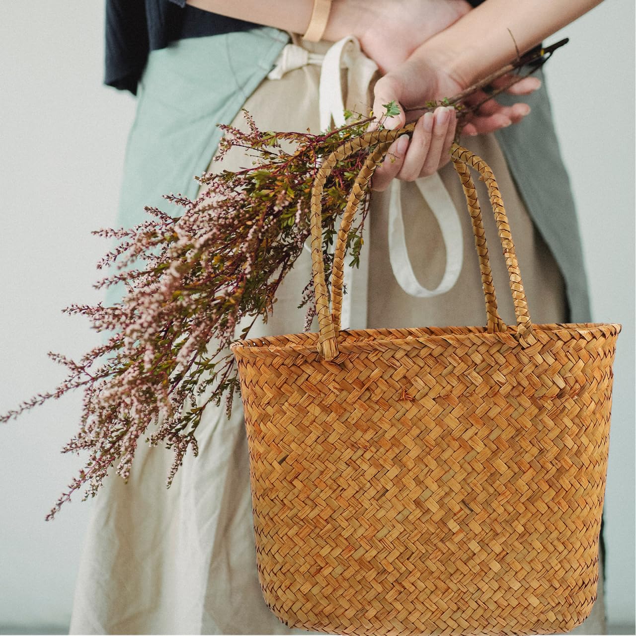 Panier d'épicerie en rotin, sac de plage, panier de fruits tissé, panier de pique-nique avec poignées, panier d'aquarium, panier de rangement, sac de rangement manuel avec paille