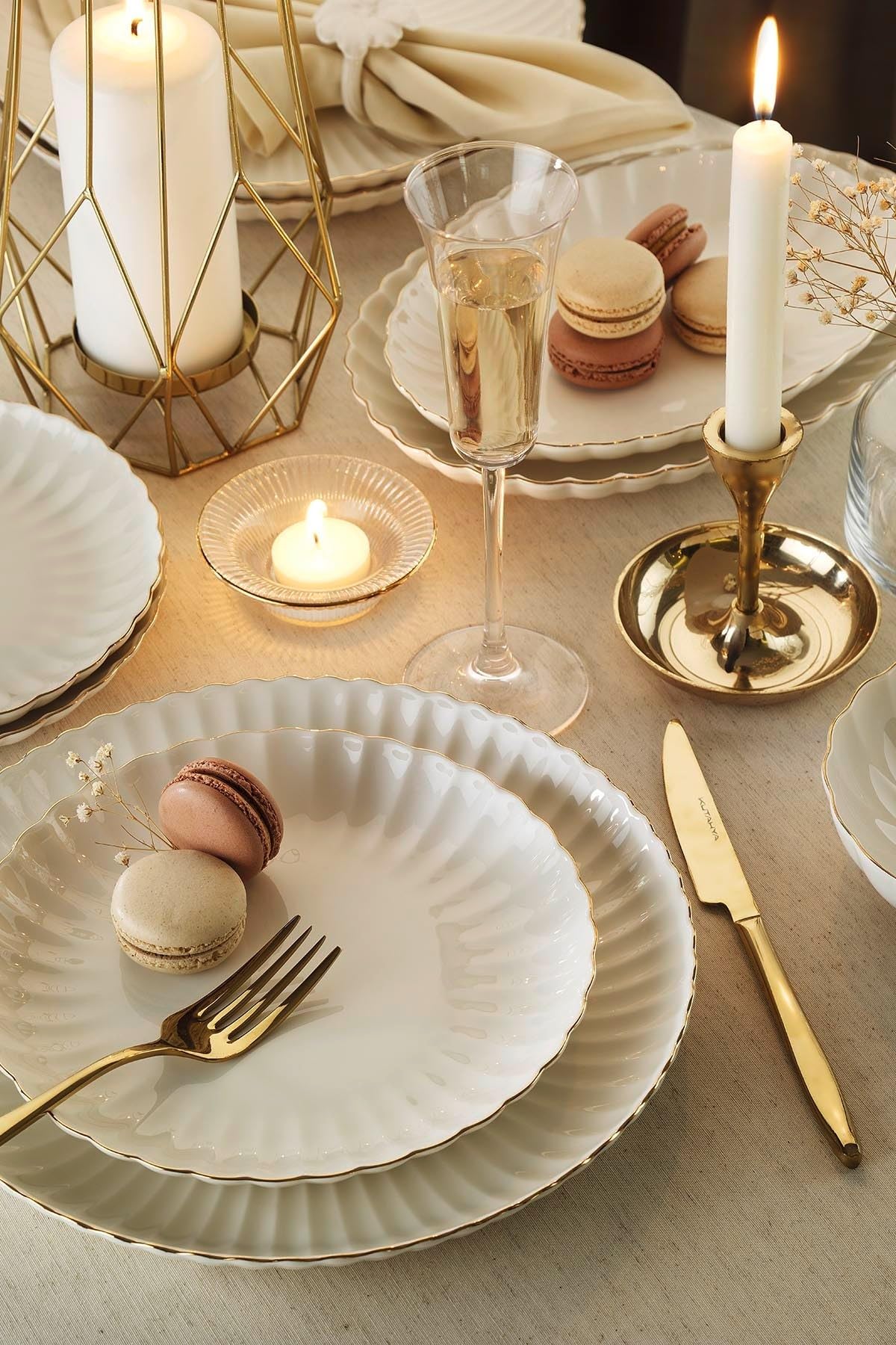 Elegancki 27-częściowy zestaw obiadowy w 100% z porcelany, z talerzami do zupy, misami i talerzami, idealny na kolacje i elegancką rozrywkę