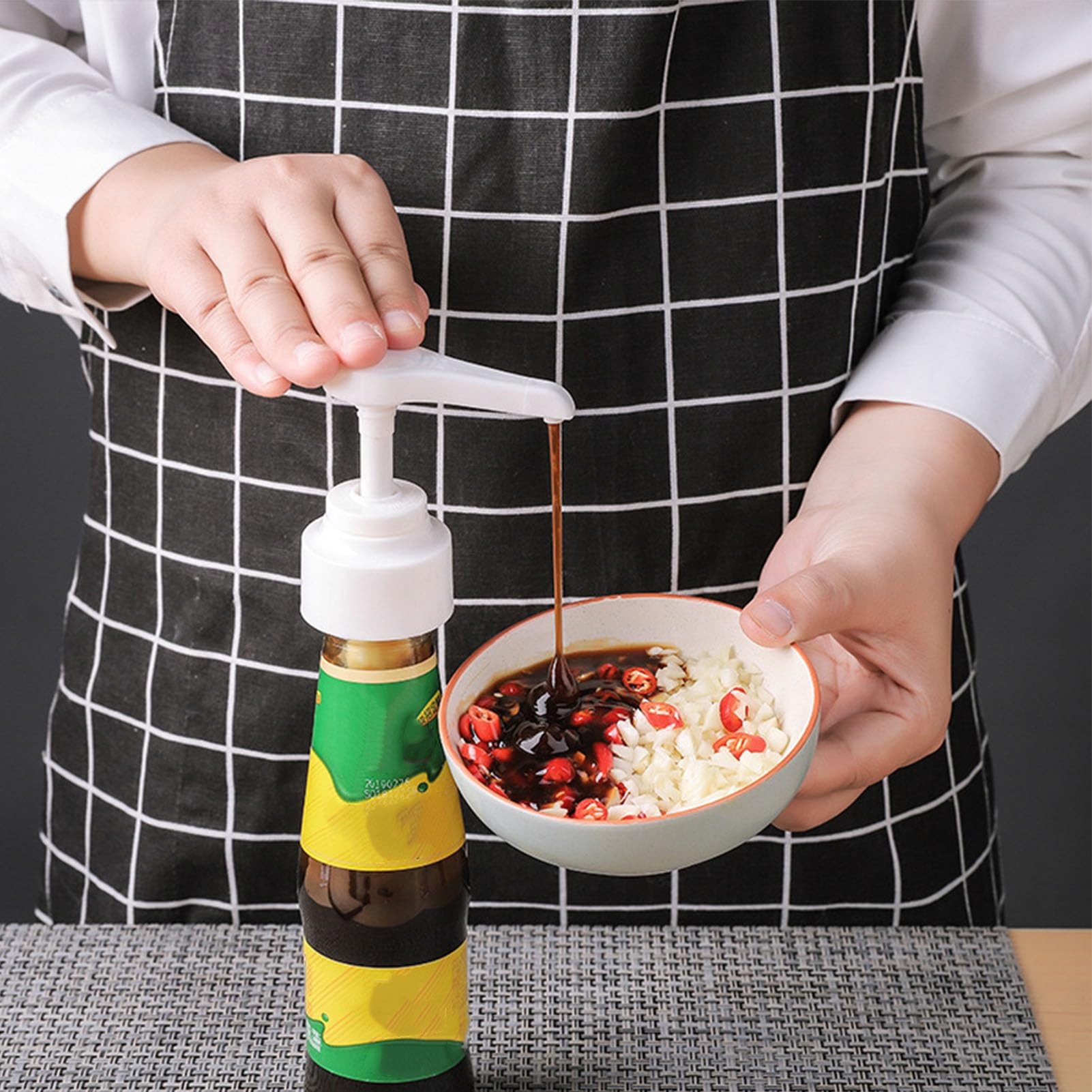 2pcs Universal Pump Dispenser, Pump Lid Top Replacement, Syrup Pump, Gallon Pump Dispenser, Plastic Pump for Syrup, Honey, Liquid Condiments, Ketchup, Coffee Syrup and More(white)