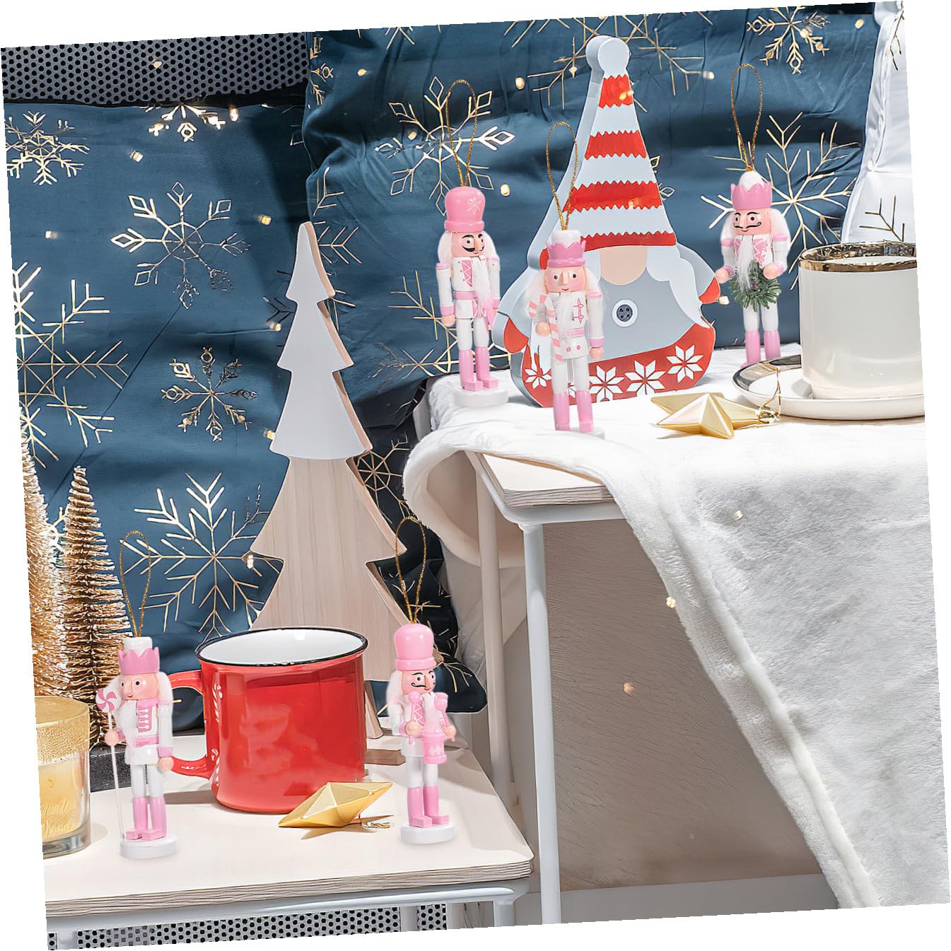 DOITOOL Lot de 5 casse-noisettes pour petits argentés - Décoration de Noël miniature - Figurine casse-noisette en peluche - Description chic - Casse-noix en feutre - Utilisation DIY