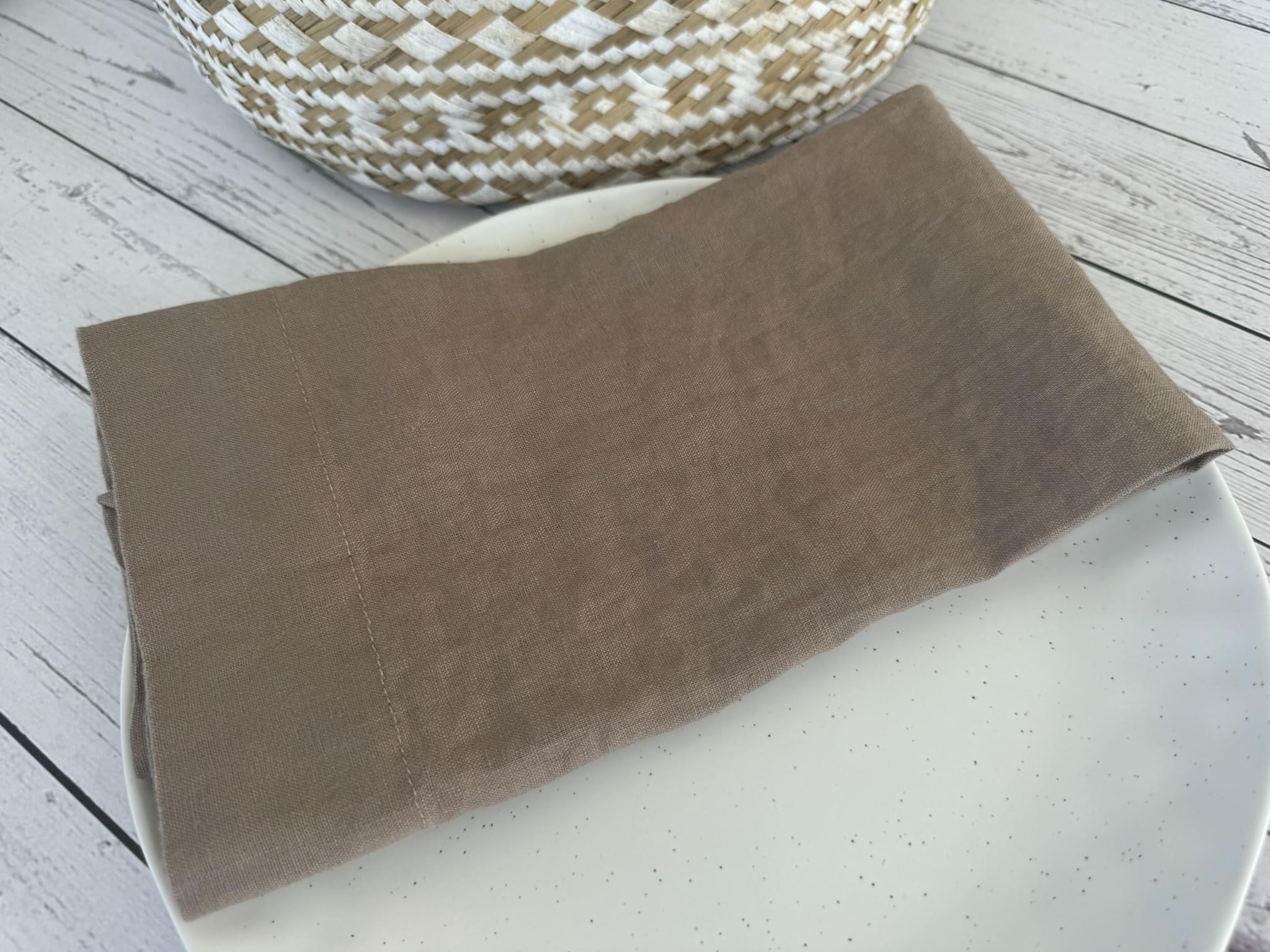 Eight Owls Linen Napkins - Stonewashed Pure Linen Cloth Napkins – Size 20 Inch x 20 Inch - 2 Inch Hem with Mitered Corners – 100% French Flax – Set of 4 Dinner Napkins, Rustic Luxe - Cocoa