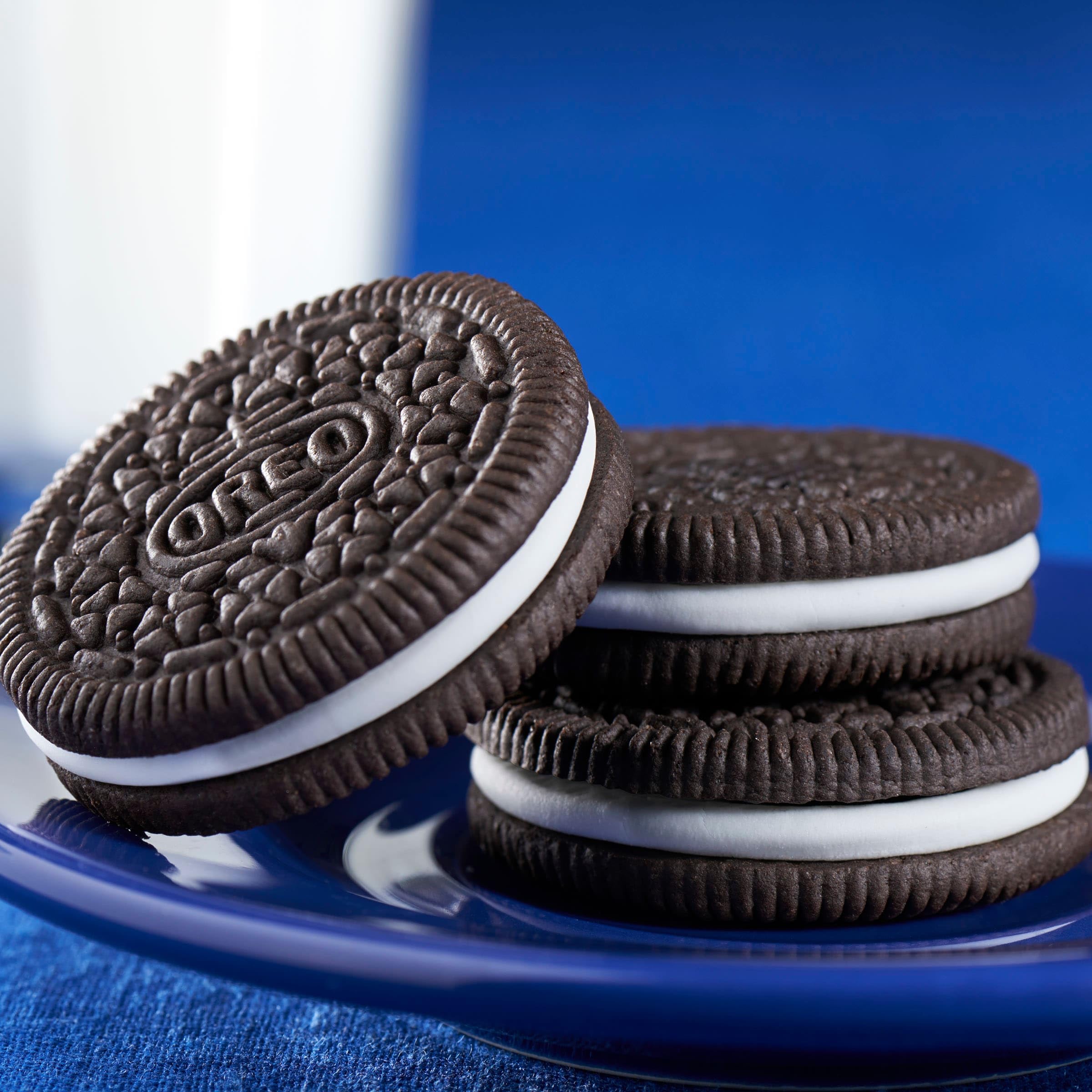 Amazon.com: OREO Chocolate Sandwich Cookies, Family Size, 18.12 oz