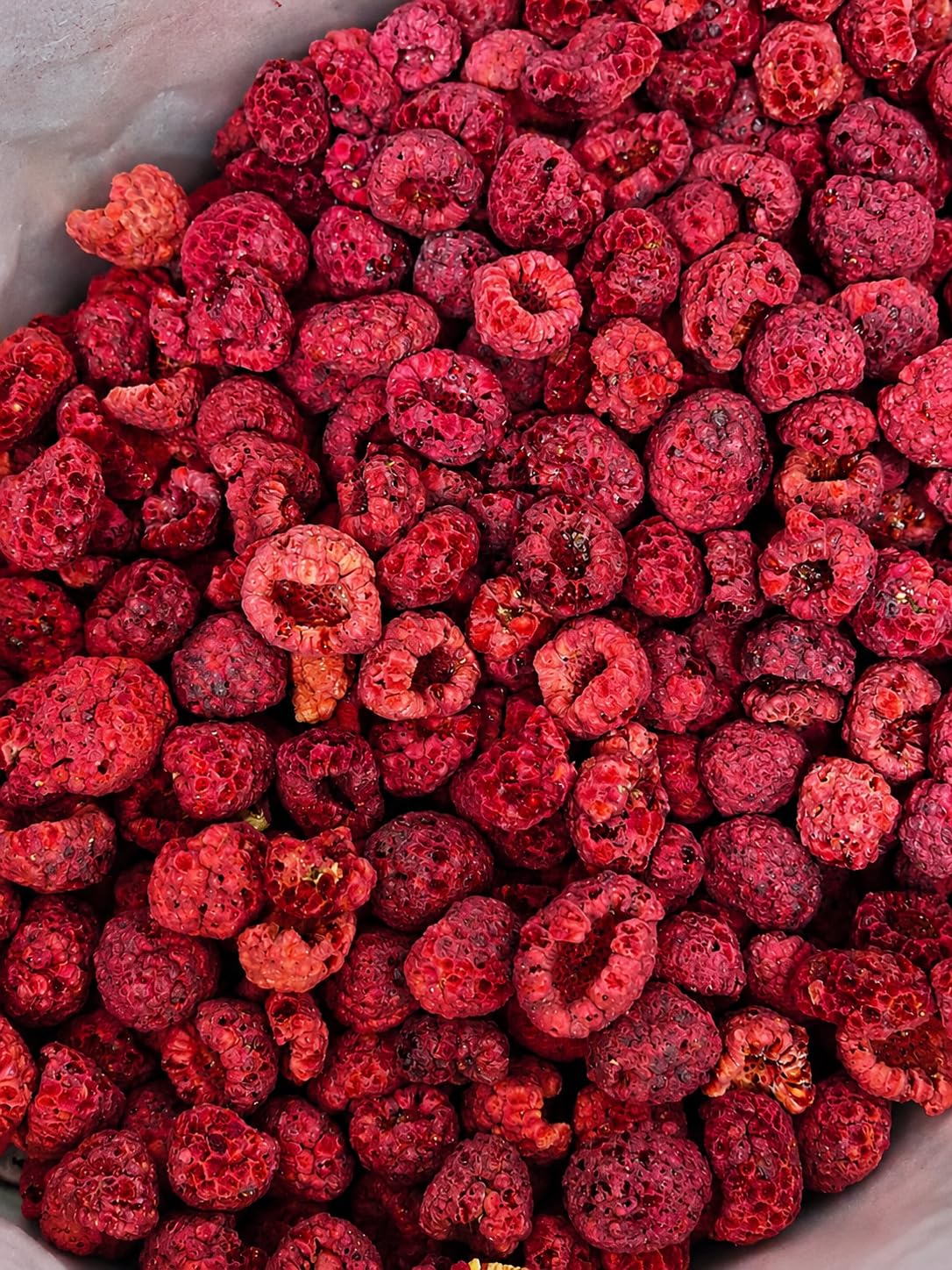 Lamponi Liofilizzati Interi 250g Senza Zucchero Aggiunto, 100% Frutta, Snack Croccante, Frutta Liofilizzata per Yogurt, Cereali, Porridge, Dolci, Dessert, Torte e Colazione