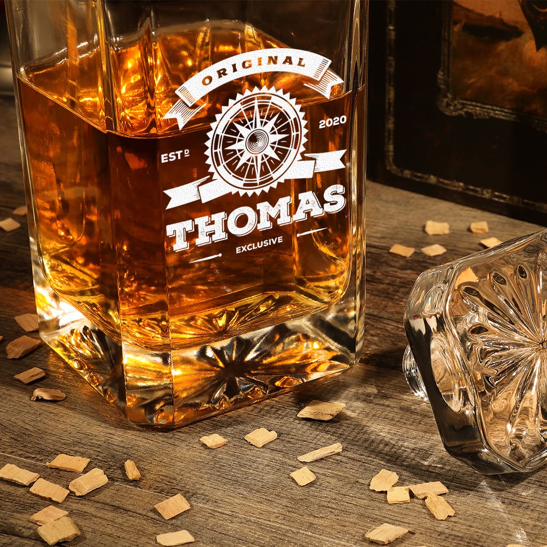 polar-effekt Lot de 2 carafes à whisky avec gravure personnalisée Motif boussole originale avec 1 verre à whisky 320 ml – Verre cristal – Carré – Gentleman – Drink – Anniversaire, Noël