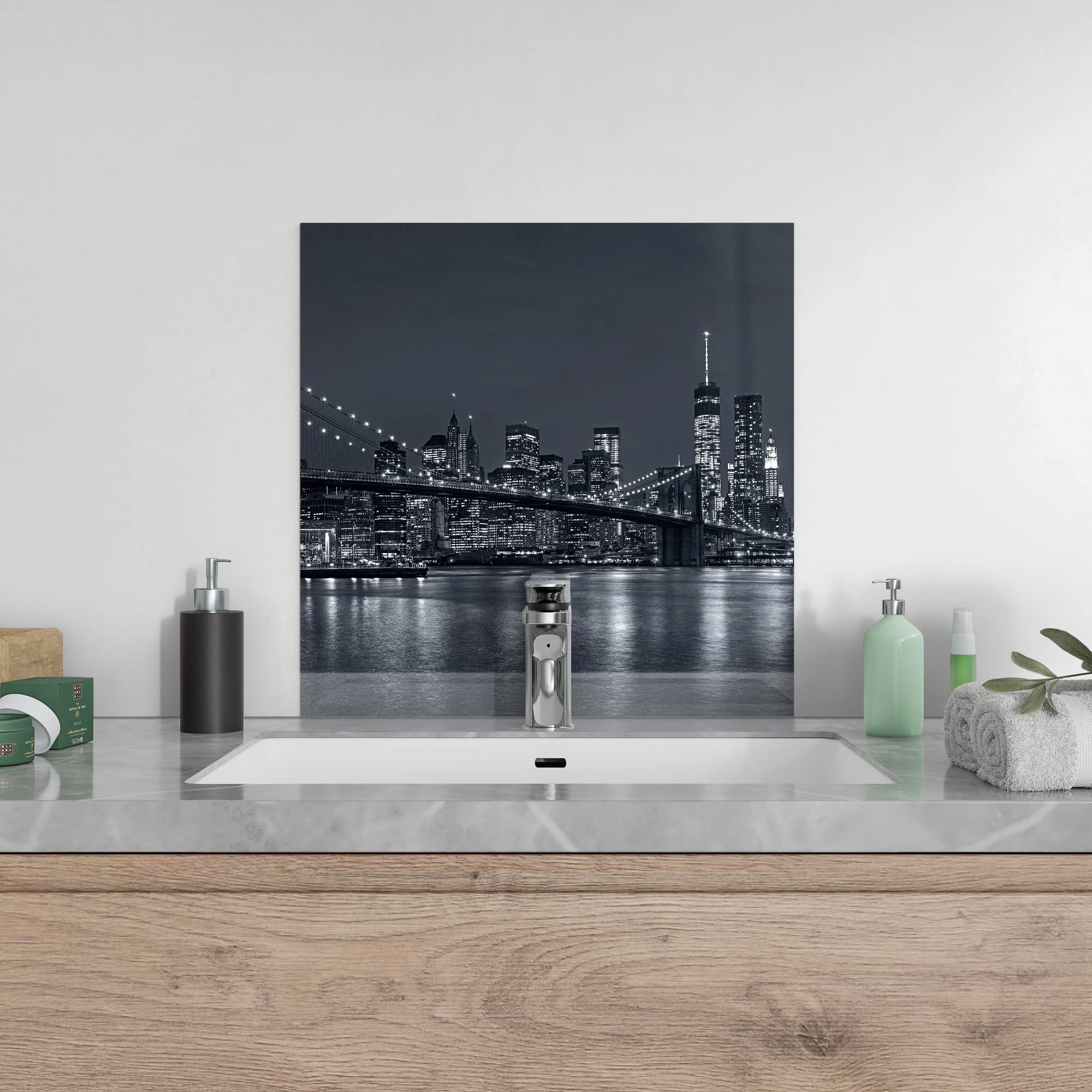 Crédence De Cuisine En Verre 125x50 Cm - Motif Bâtiments De Ville Gris - Style Moderne - Marque Tulup