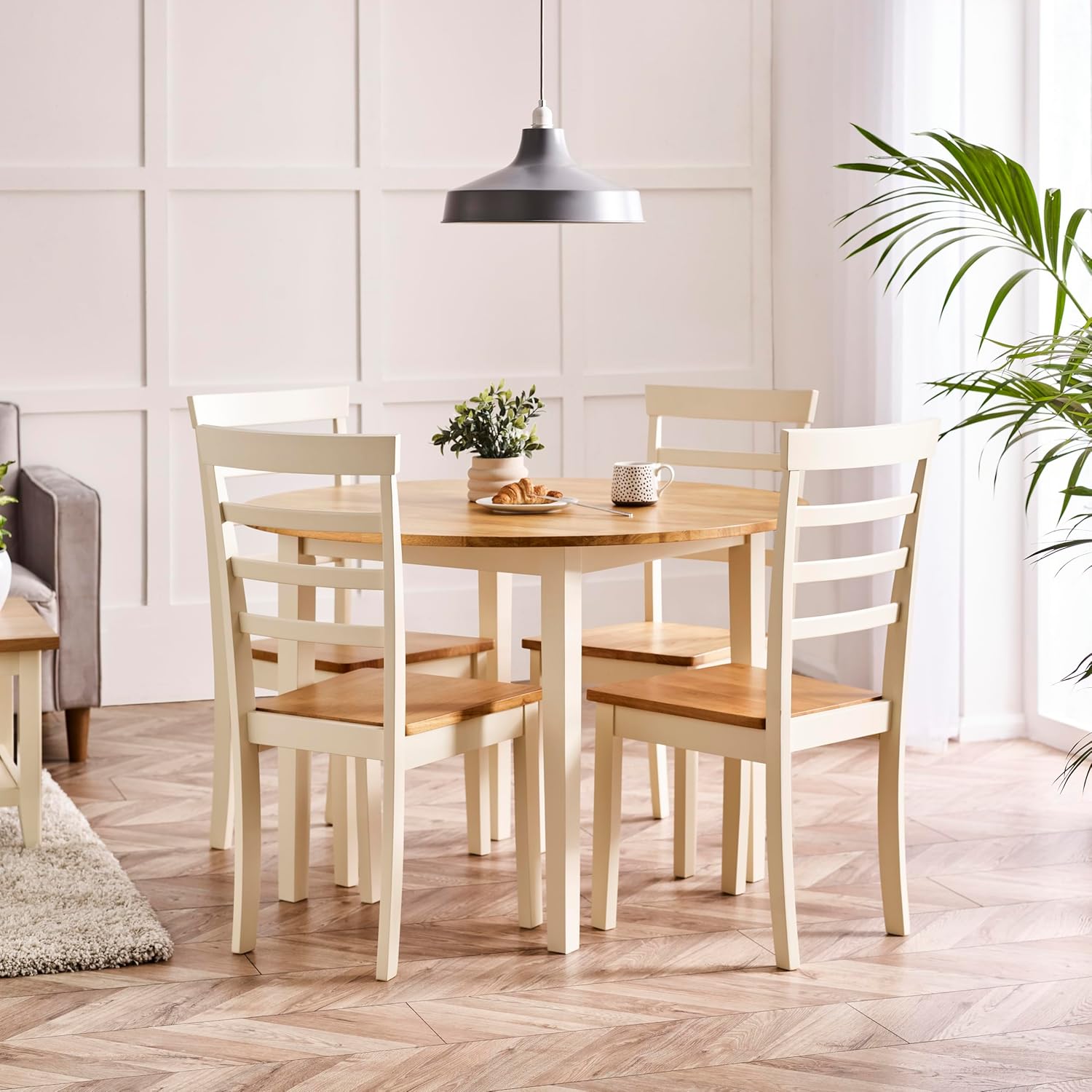Furniturebox UK Salcombe Round Wooden Table & 4 Whitby Dining Chairs ...