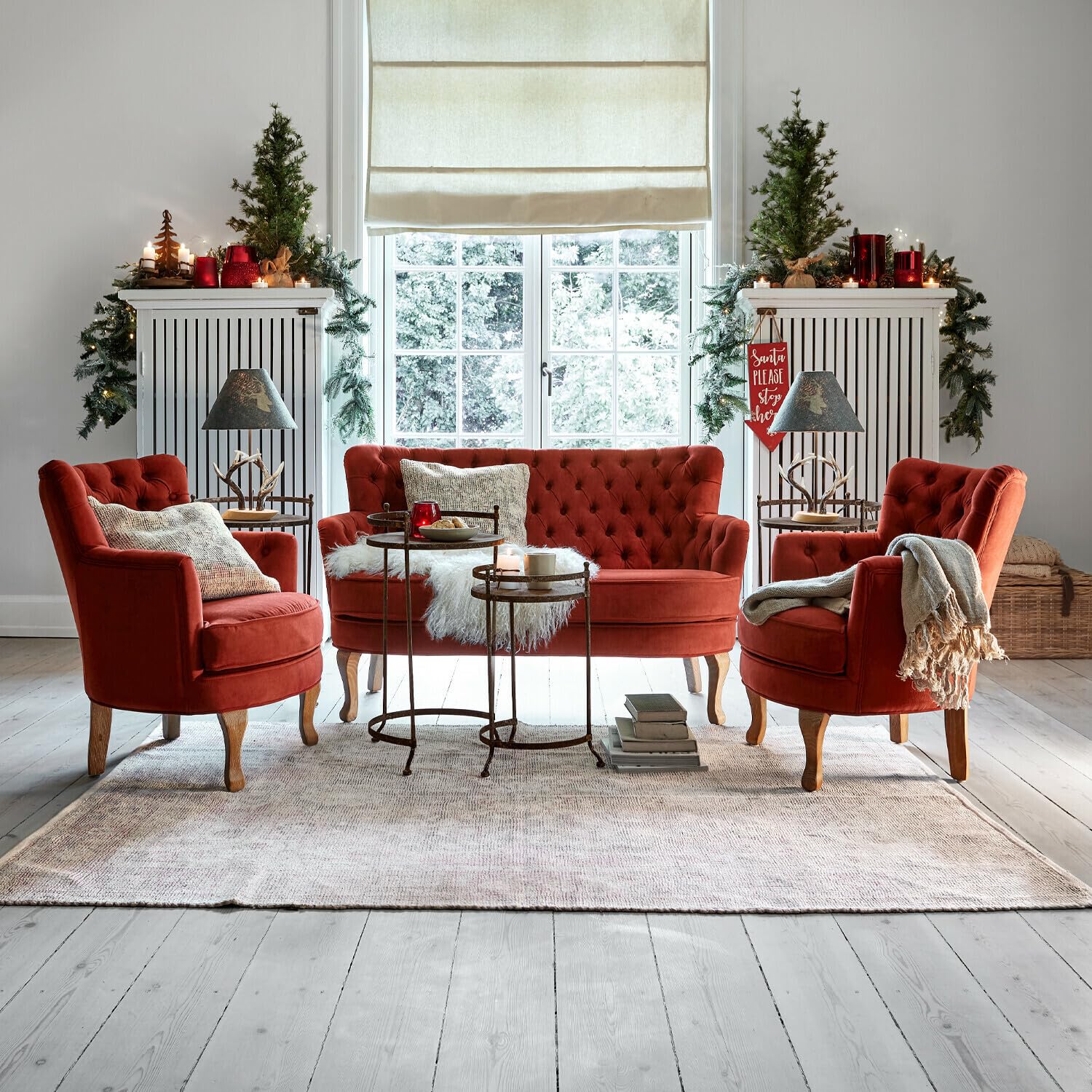 Loberon Calgary Poltrona - Raffinata impuntura Chesterfield e bordini - Graziose Gambe in Legno di Frassino con Finitura Anticata, Rosso