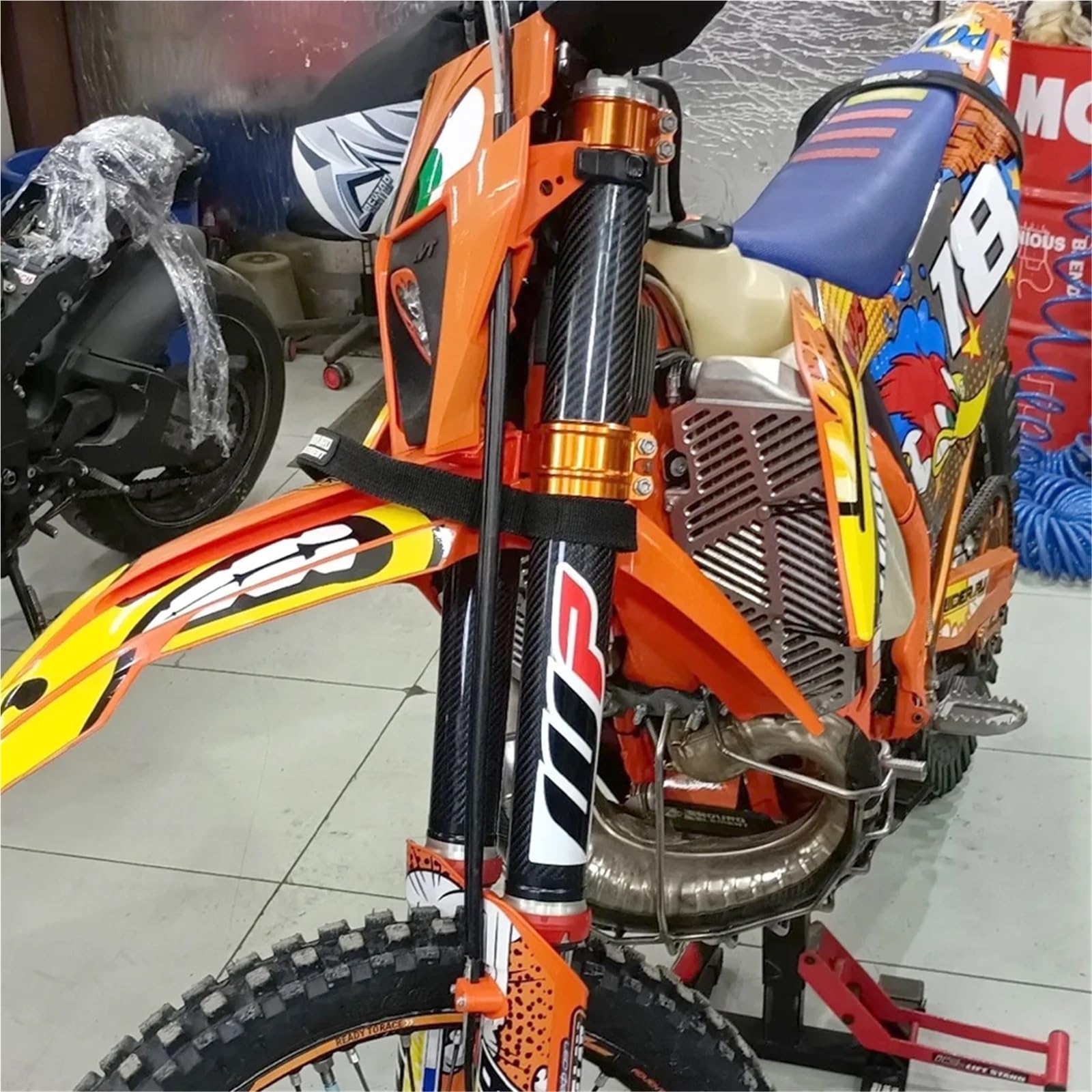 Copri Forcella Forcelle Moto Copriforcella anteriore in fibra di carbonio per motocross e cross, protezione per tubo forcella, protezione universale(168mm)