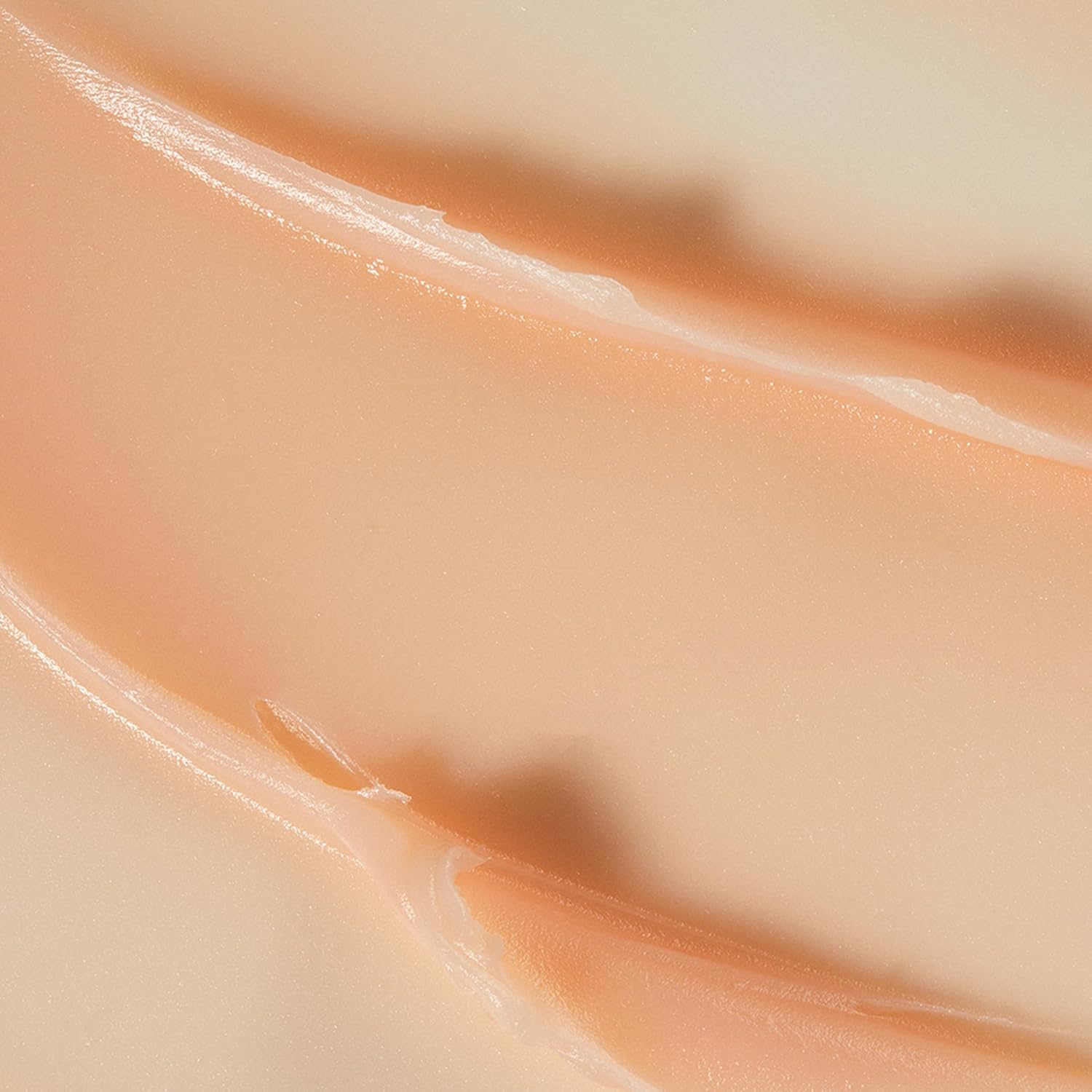 Omorovicza Queen Cream (1.0 oz), Face Moisturizer, Daily Priming Moisturizer Face Cream with Plant-Derived Elastomer, Brown Microalgae & Antioxidant Oils to Hydrate, Plump & Blur Fine Lines - Image 3