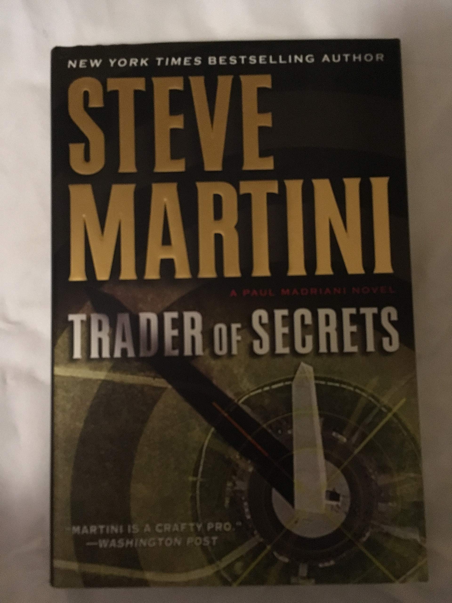 Trader of Secrets A Paul Madriani Novel Martini, Steve 9780061930232