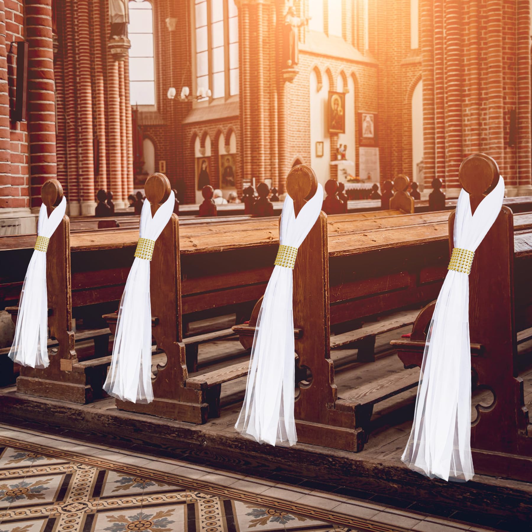 Große weiße Kirchenbögen aus Tüll für Hochzeit, Gang, Stuhl-Dekorationen mit goldener Umwicklung | 26 Stück erweiterte Kirchenbänke Dekor Gang Blumen Läufer für Hochzeiten Zeremonie Außendekorationen