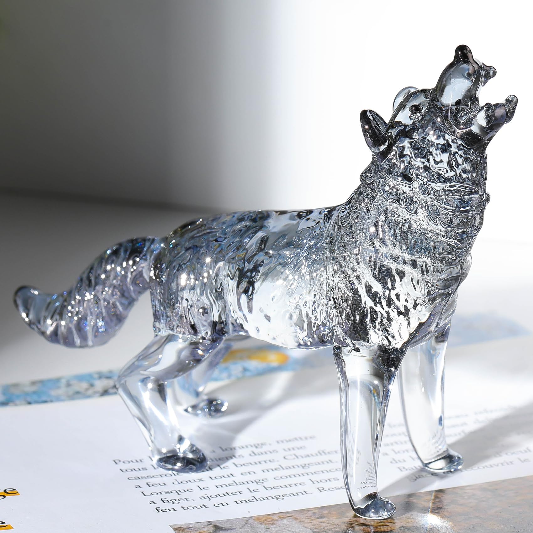 Arikyrist Crystal Grey Wolf Figurine Paperweight Gifts for Animal Lovers Men Women - Glass Wolf Collectible Ornaments Presents on Birthday Christmas for Home Office Decor