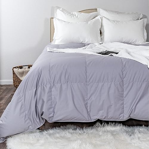 AmeriDown Light Warmth Elite - Edredón de relleno 600 con accesorios cosidos en las esquinas, cama tamaño matrimonialQueen, titanio