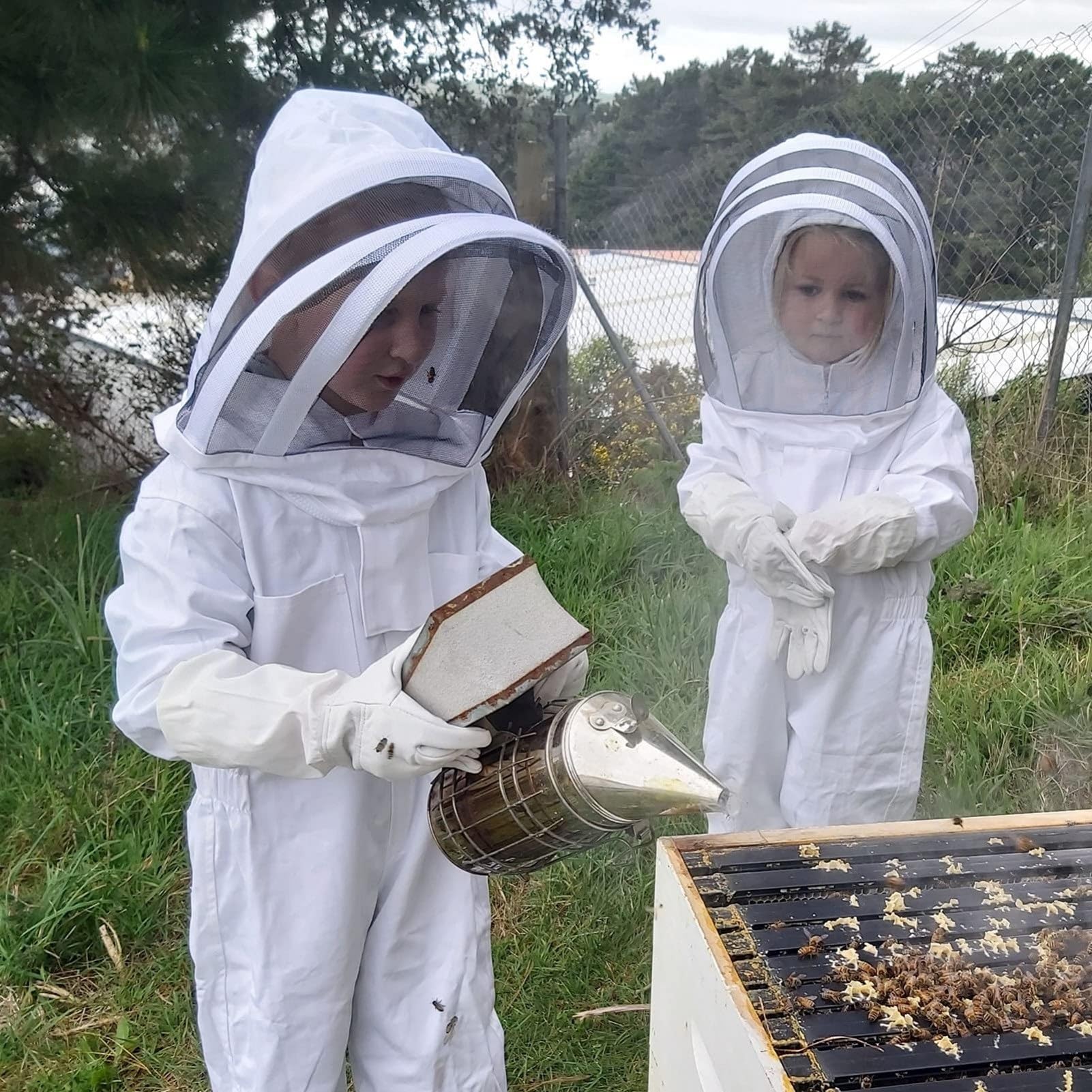 Imkerei Anzug Kinder Imkeranzug mit Schleier Anti-Biene Overall Bienenschutz atmungsaktiv einteilig Bienenhaus Naturerlebnis für Garten Freizeit(Yellow,Medium)