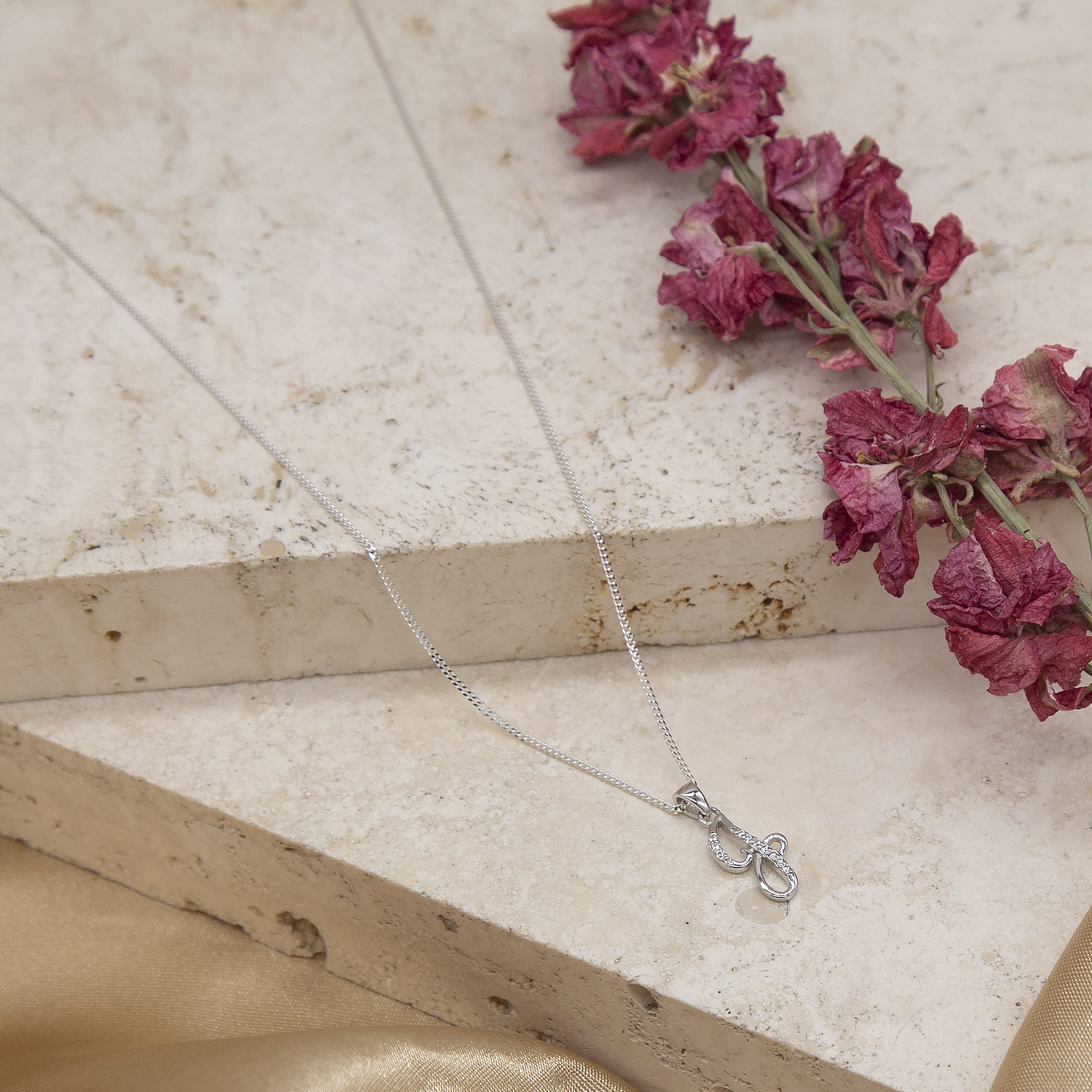 Tuscany Silver Ciondolo iniziale da donna in argento sterling placcato rodio con scritta CZ su catena a barbazzale in argento sterling placcato rodio 46 cm/18"
