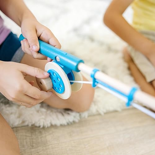 Miniatura 8 de Melissa & Doug Juego de pesca de madera para atrapar y contar con 2 varillas magnéticas