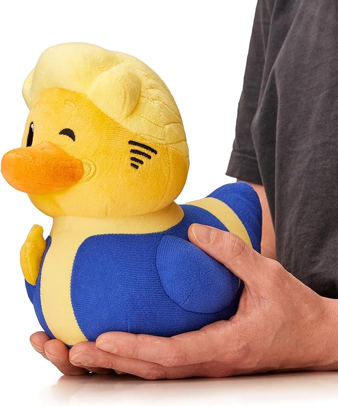 Fallout Shelter reçoit une importante mise à jour 7 81aYpPu8aaL. AC SX679 TUBBZ Plush: Fallout - Vault Boy Cosplaying Rubber Duck Soft Plush Collectible Toy