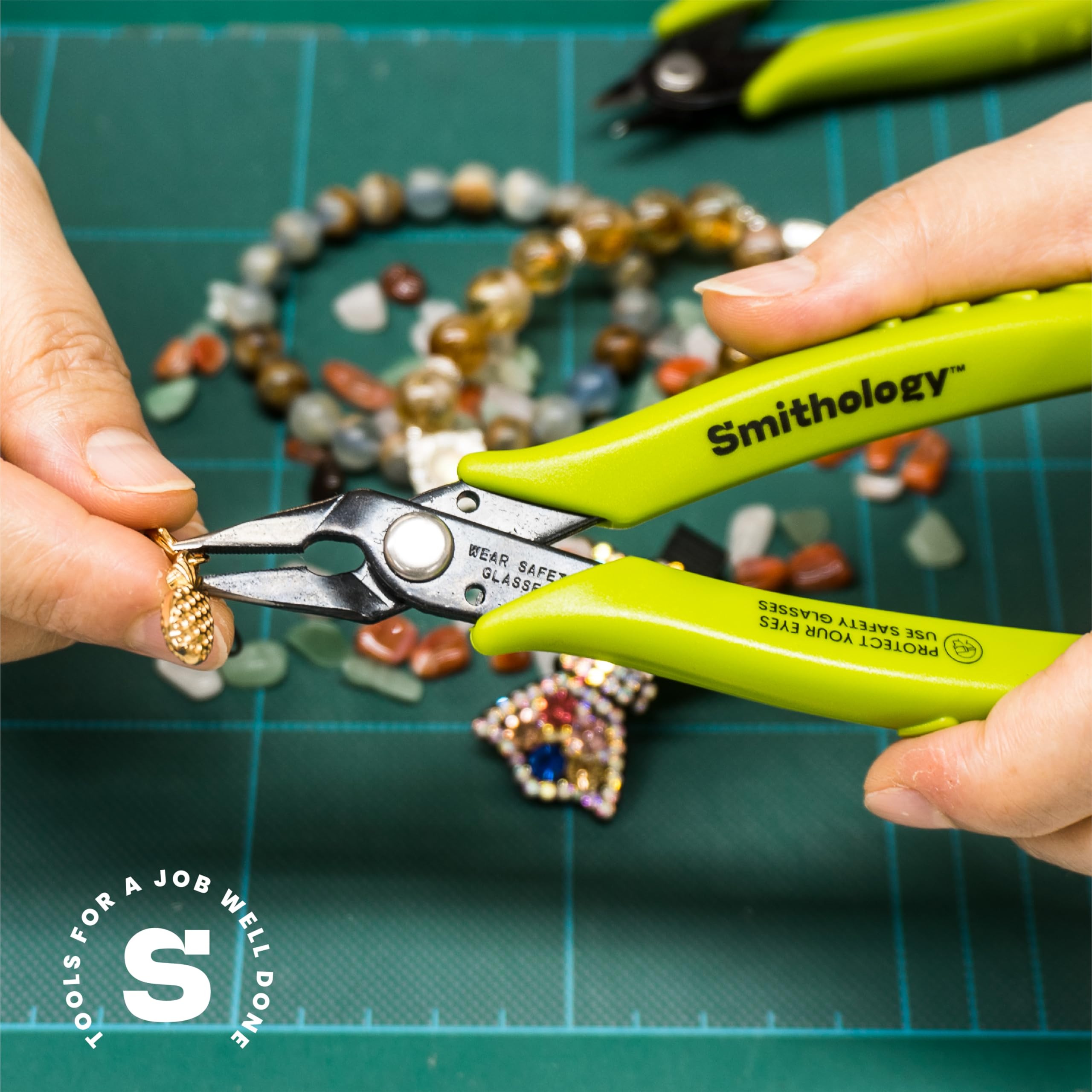 Smithology Mini alicates de punta de aguja de 5.3 pulgadas, paquete de 3 alicates de punta larga de precisión con mandíbulas dentadas, perfectos para hacer joyas, electrónica y manualidades