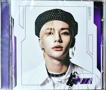 K-POP/アジア Stray Kids - Hyunjin collectbook pcholder BK+WH set K-POP/アジア Stray Kids - Hyunjin collectbook pcholder BK+WH