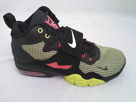 Amazon.com: Nike Sportswear Air Diamond Turf VI Zapatillas Verde 9 : Ropa,  Zapatos y Joyería