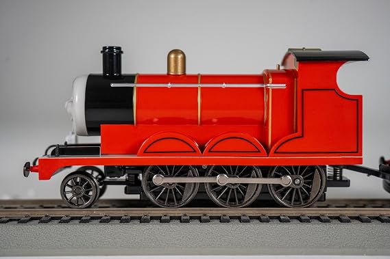 Bachmann Trains - THOMAS & FRIENDS JAMES THE RED ENGINE w/Moving Eyes - HO Scale,unisex-children