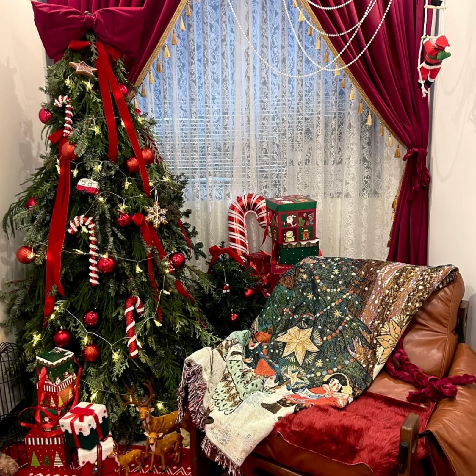 24 Stück Festliche Kugel-Ornamente, bruchsicher, 3-8cm Weihnachtskugeln, 4 Rottöne für Weihnachtsbäume, Hochzeiten und Heimdekoration, stilvolle Dekorationen (Burgunderrot, Durchmesser 6cm)