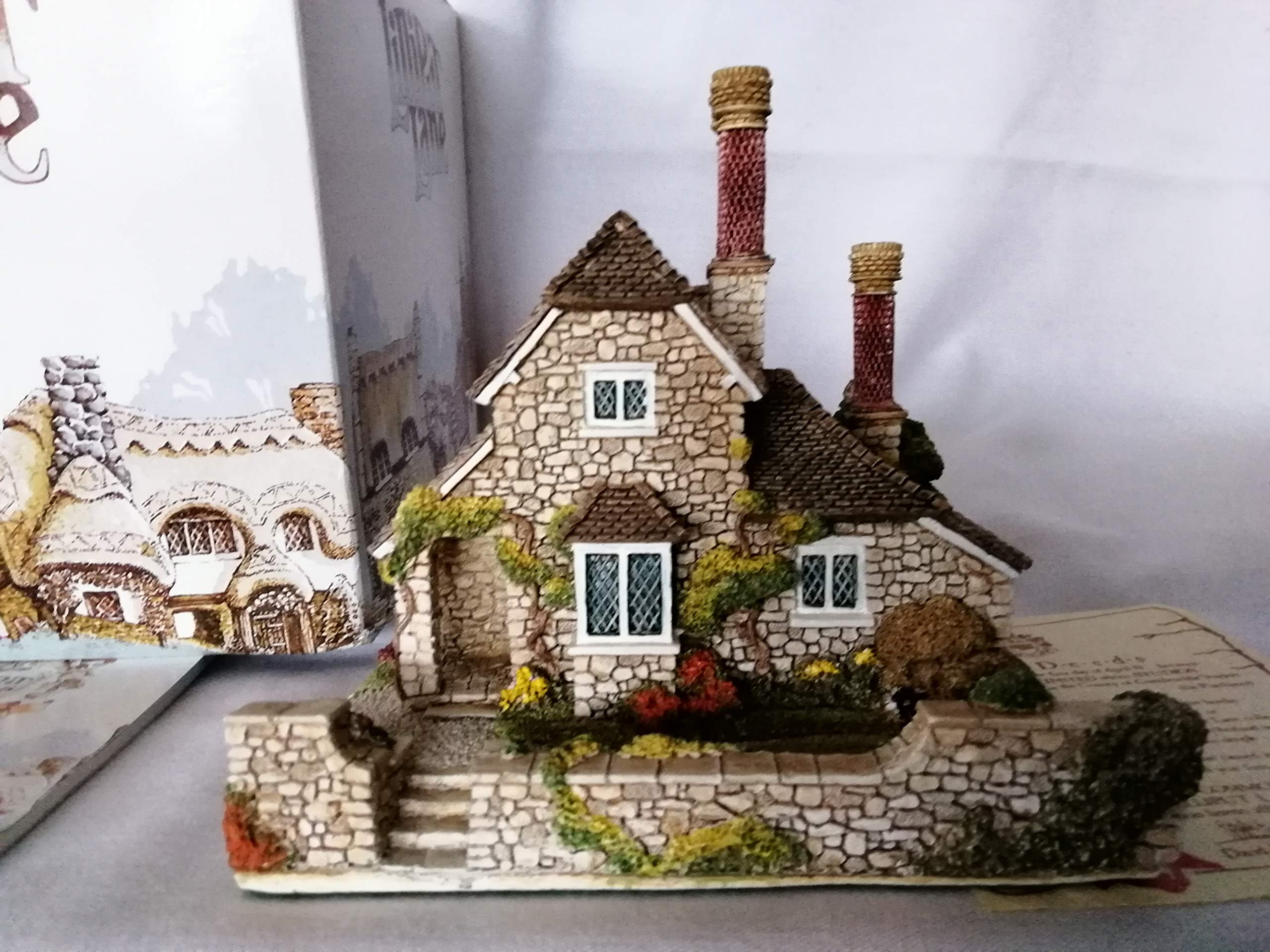 Lilliput Lane Vine Cottage - Blaise Hamlet Collection : Amazon.co