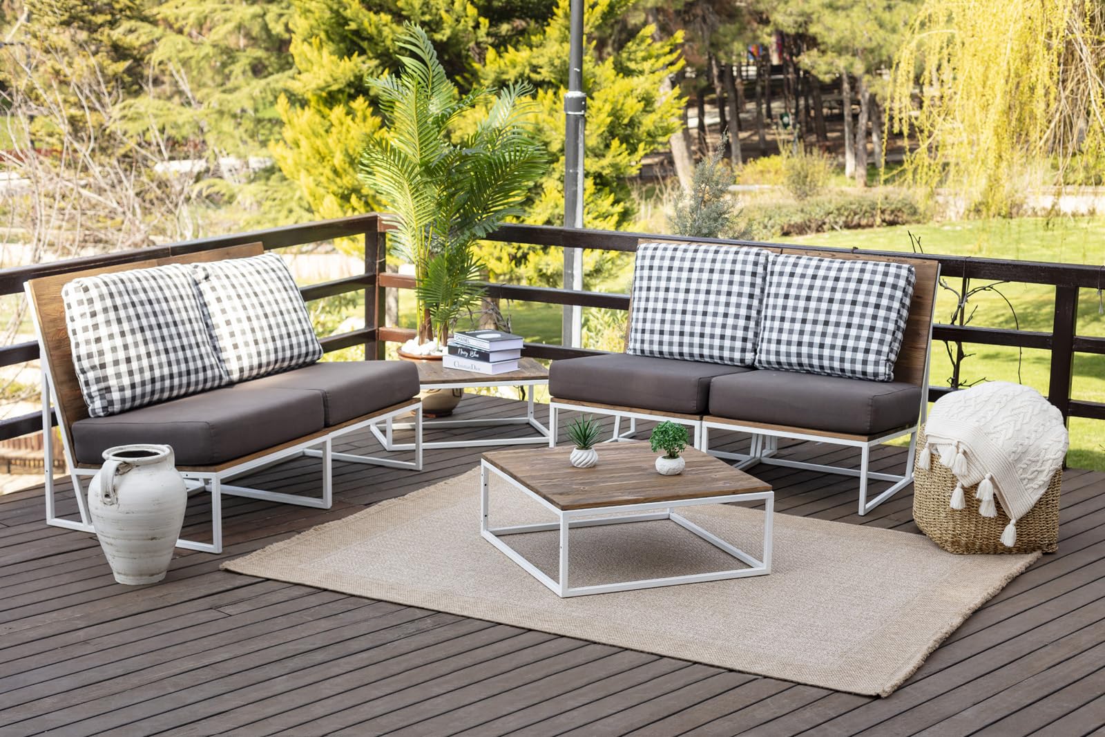 Alfombra exterior beige de terraza resistente a rayos UV y manchas Livabliss 117x166