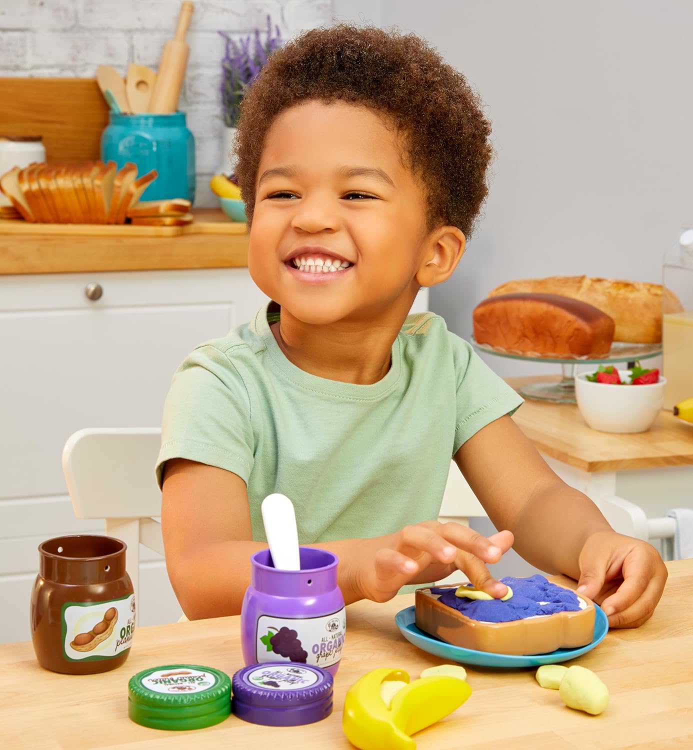 Little Tikes Creative Chef Peanut Butter & Jelly Kit with Make-It Mix Play Sand, 10 Accessories, Realistic Pretend Play Sandwich Maker, Boys, Girls, Ages 3+